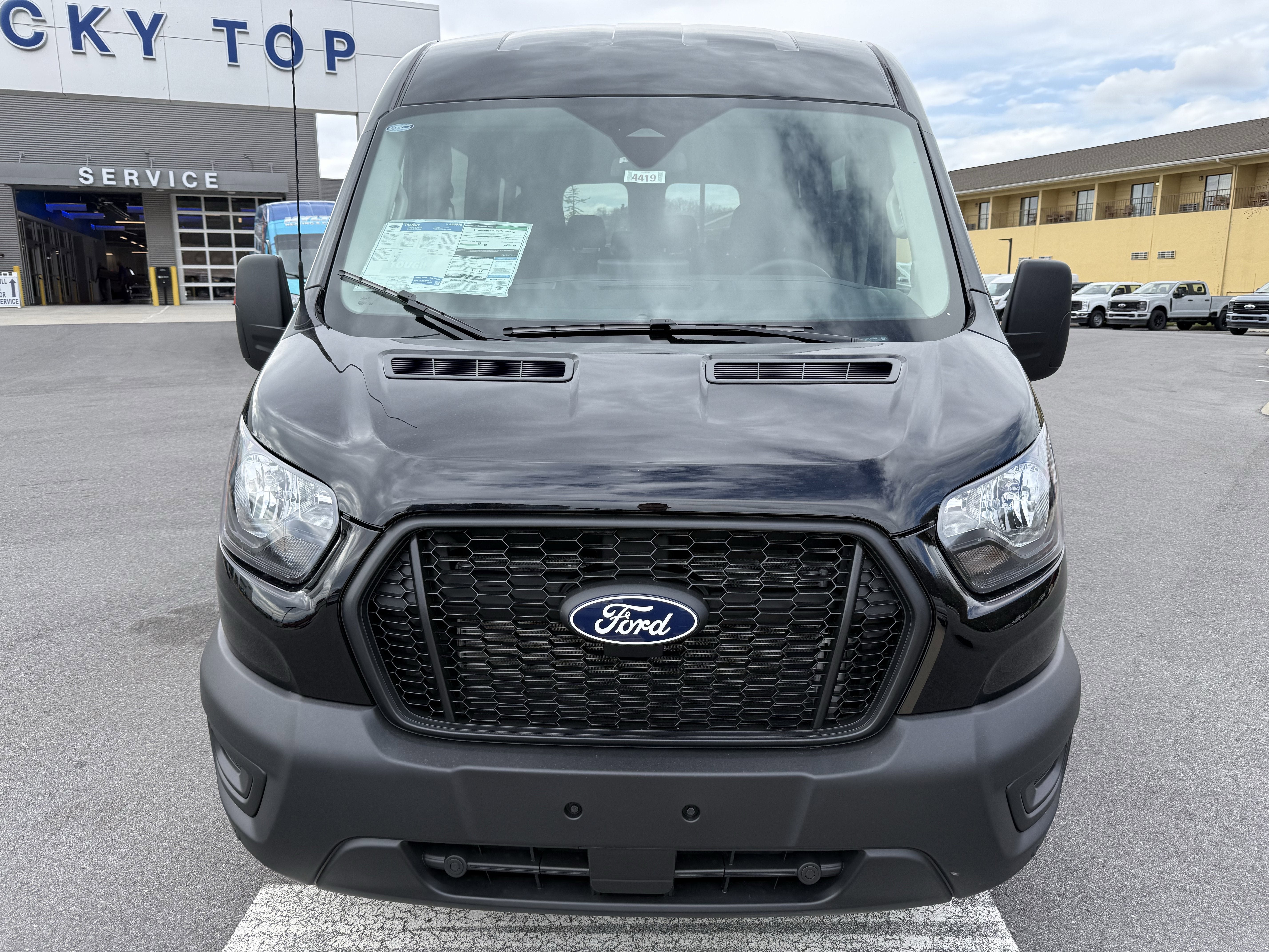 2026 Ford Transit Passenger Wagon XL