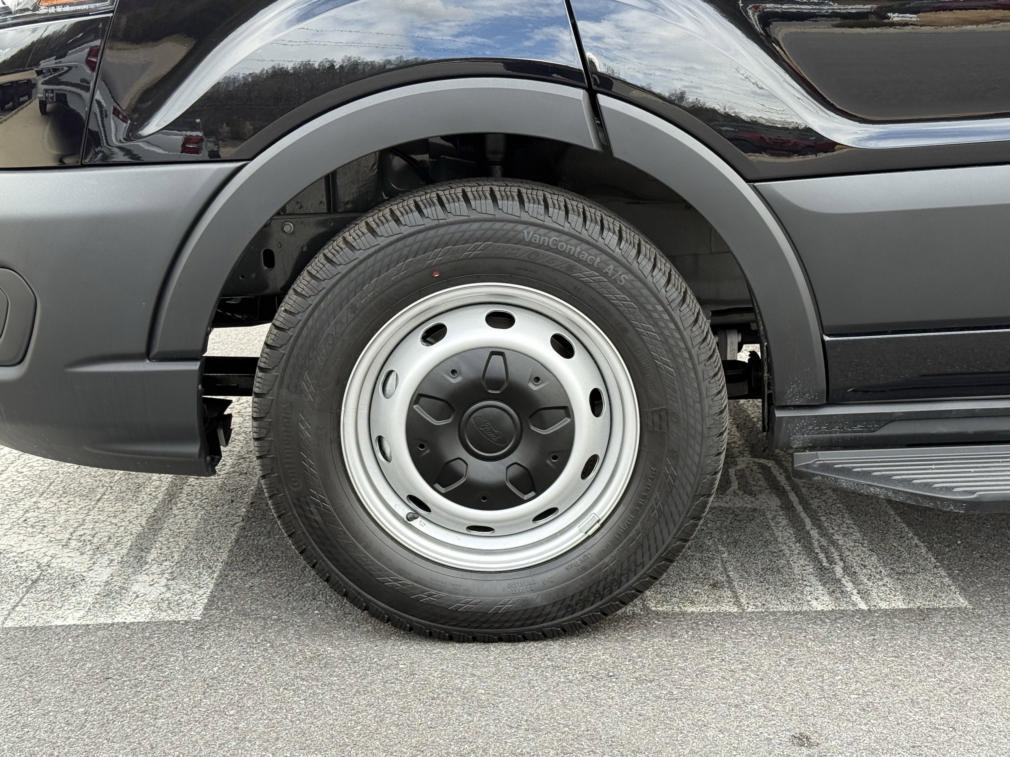 2026 Ford Transit Passenger Wagon XL