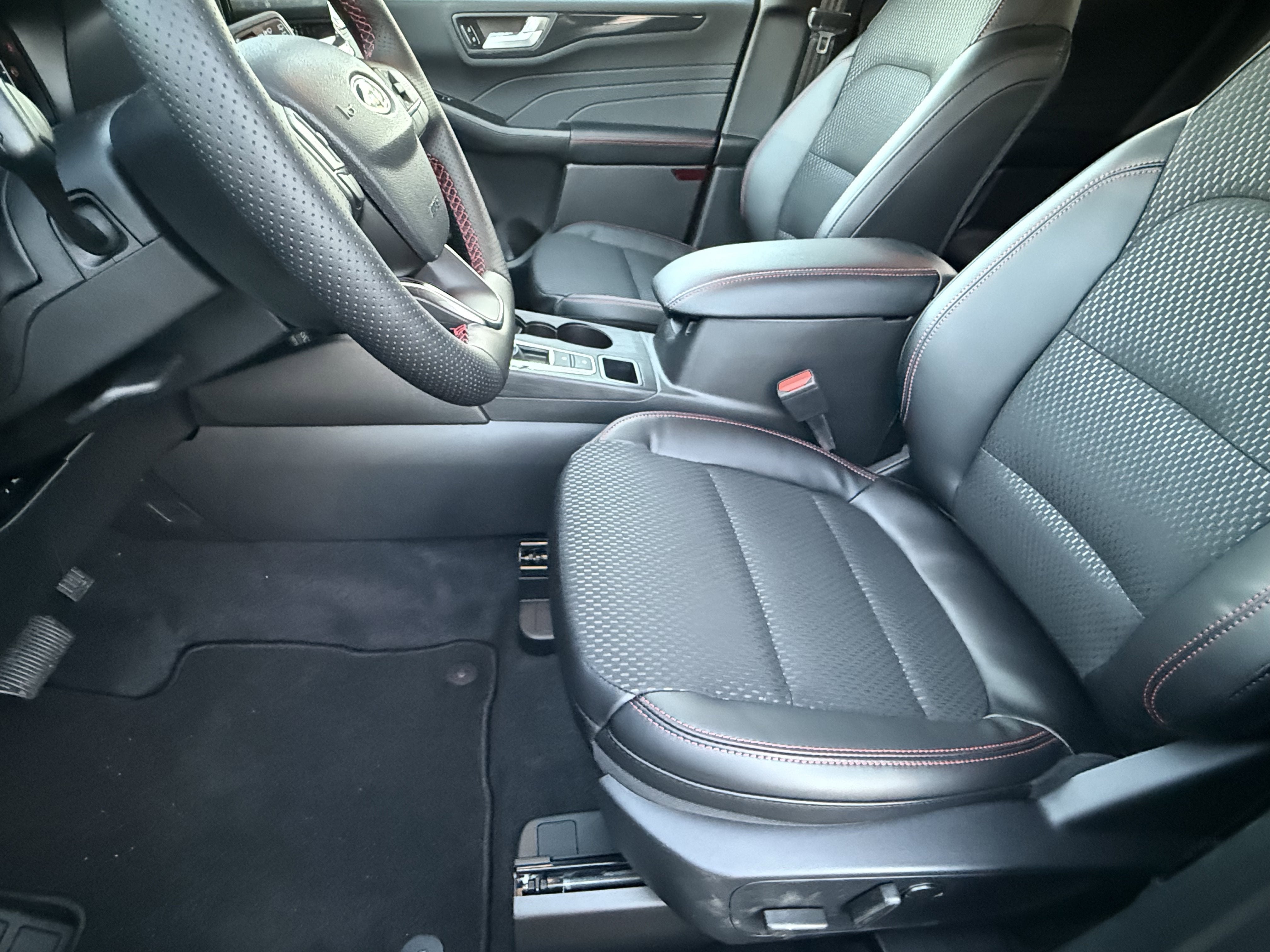 2026 Ford Escape ST-Line Select