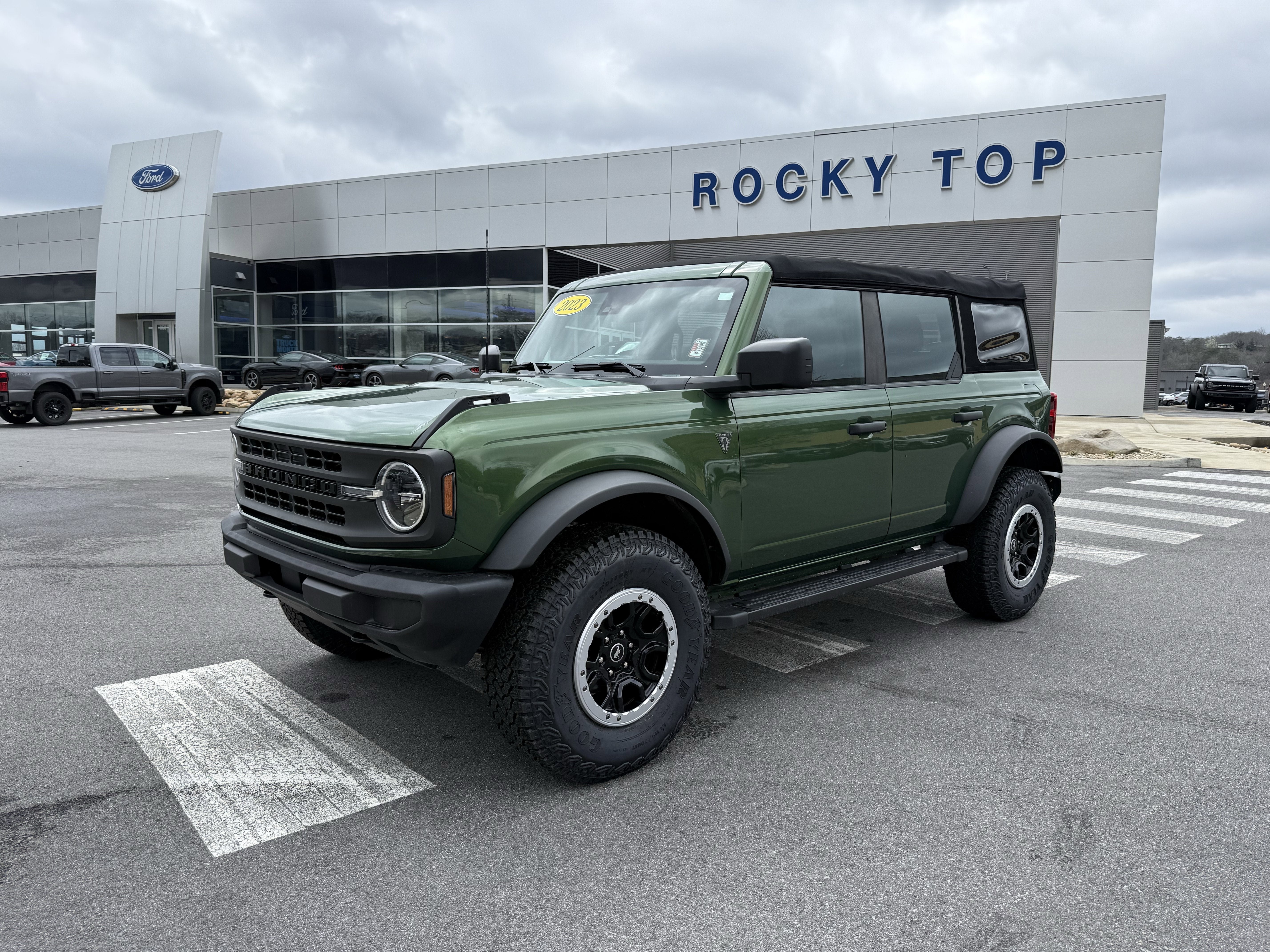 2023 Ford Bronco 4-Door Base
