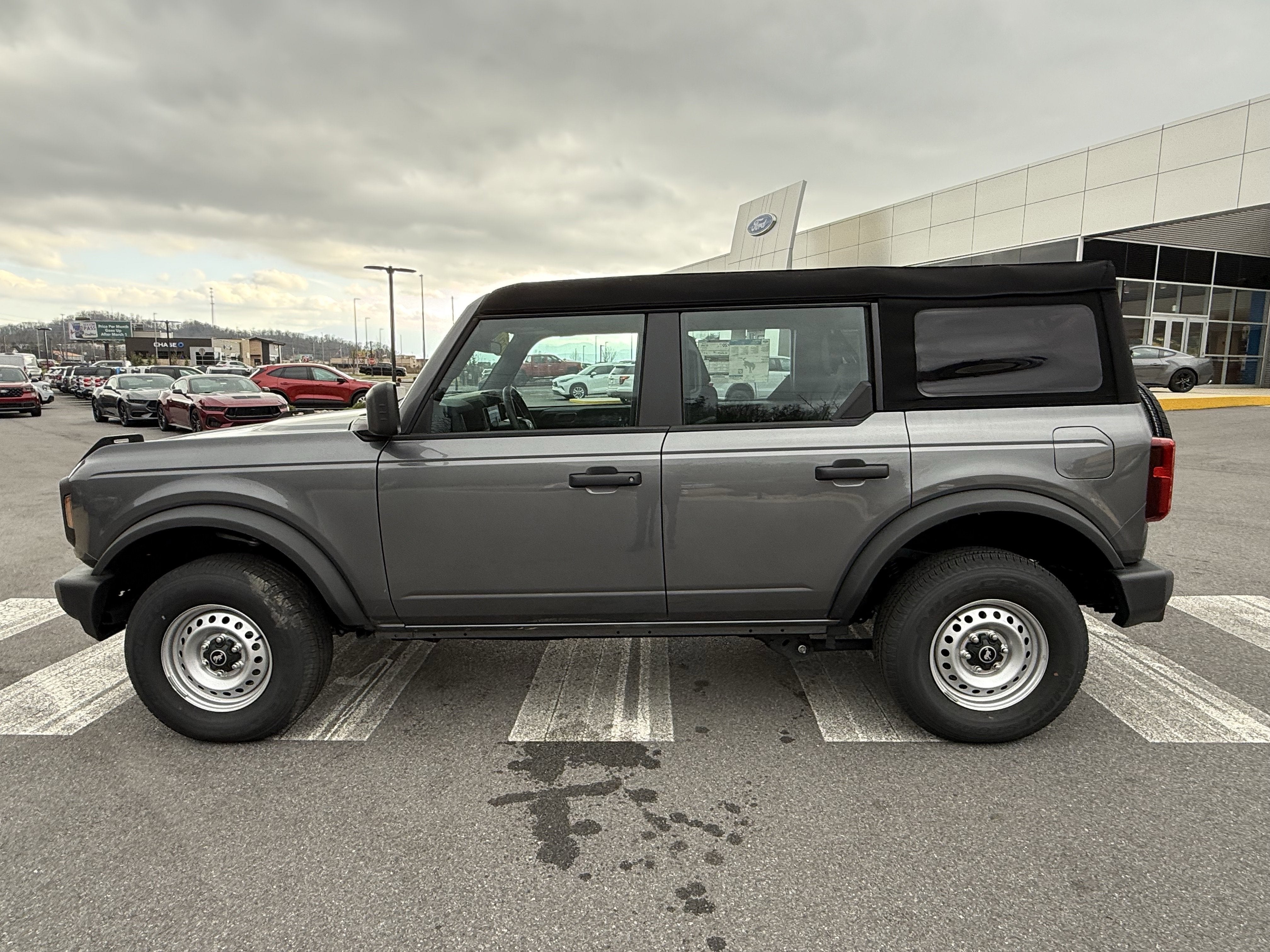 2025 Ford Bronco Base