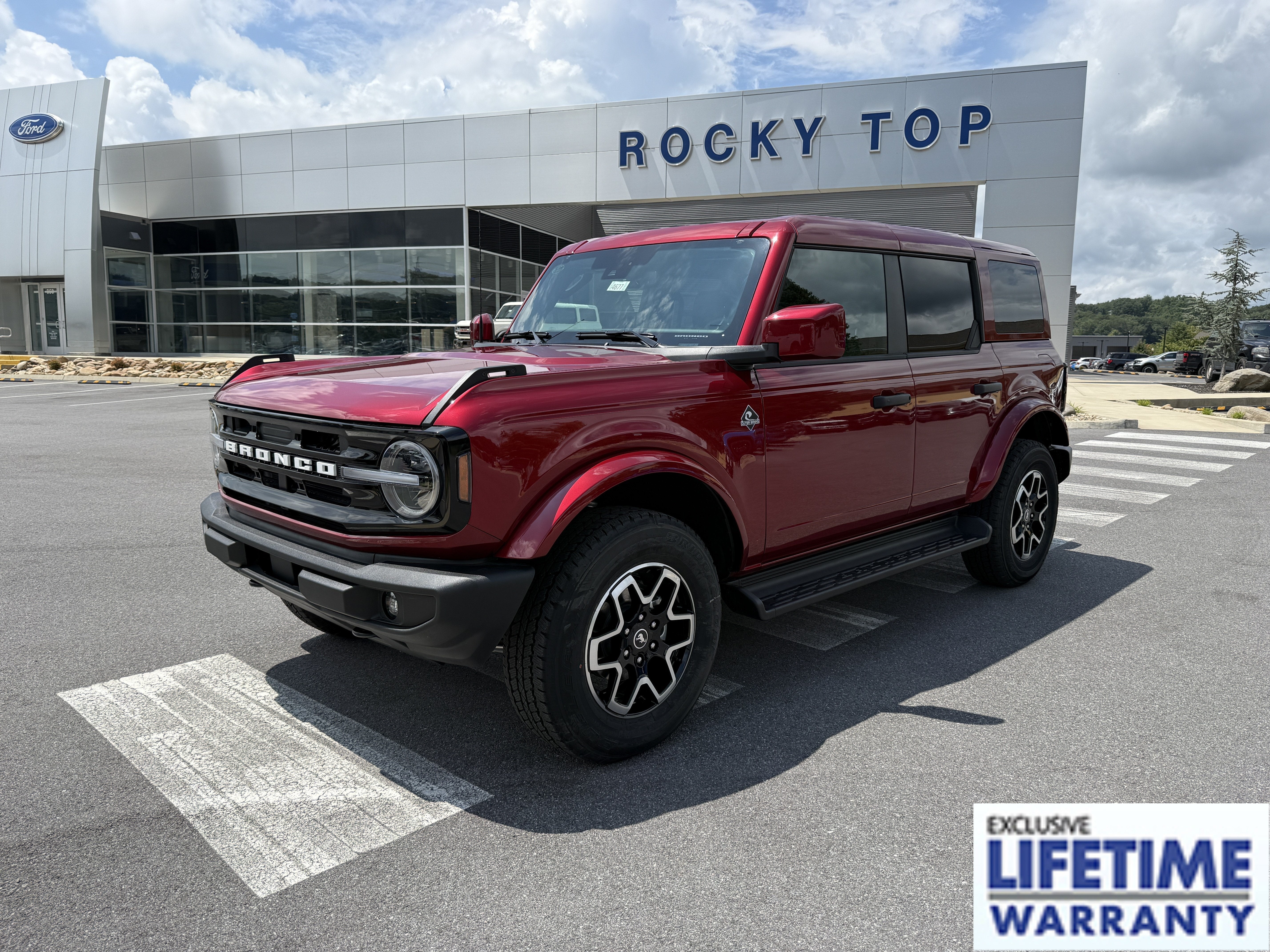 2026 Ford Bronco Outer Banks
