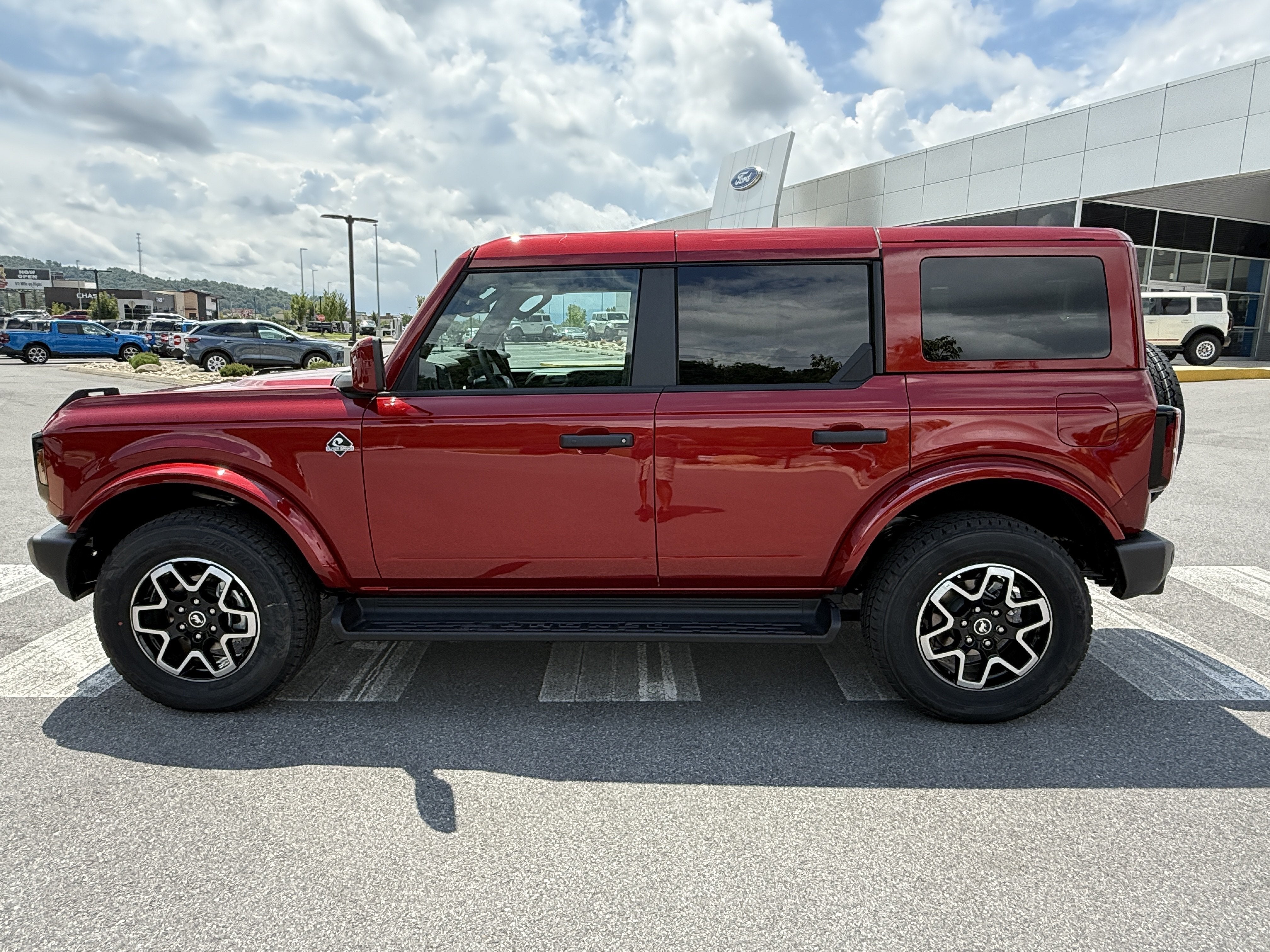 2026 Ford Bronco Outer Banks