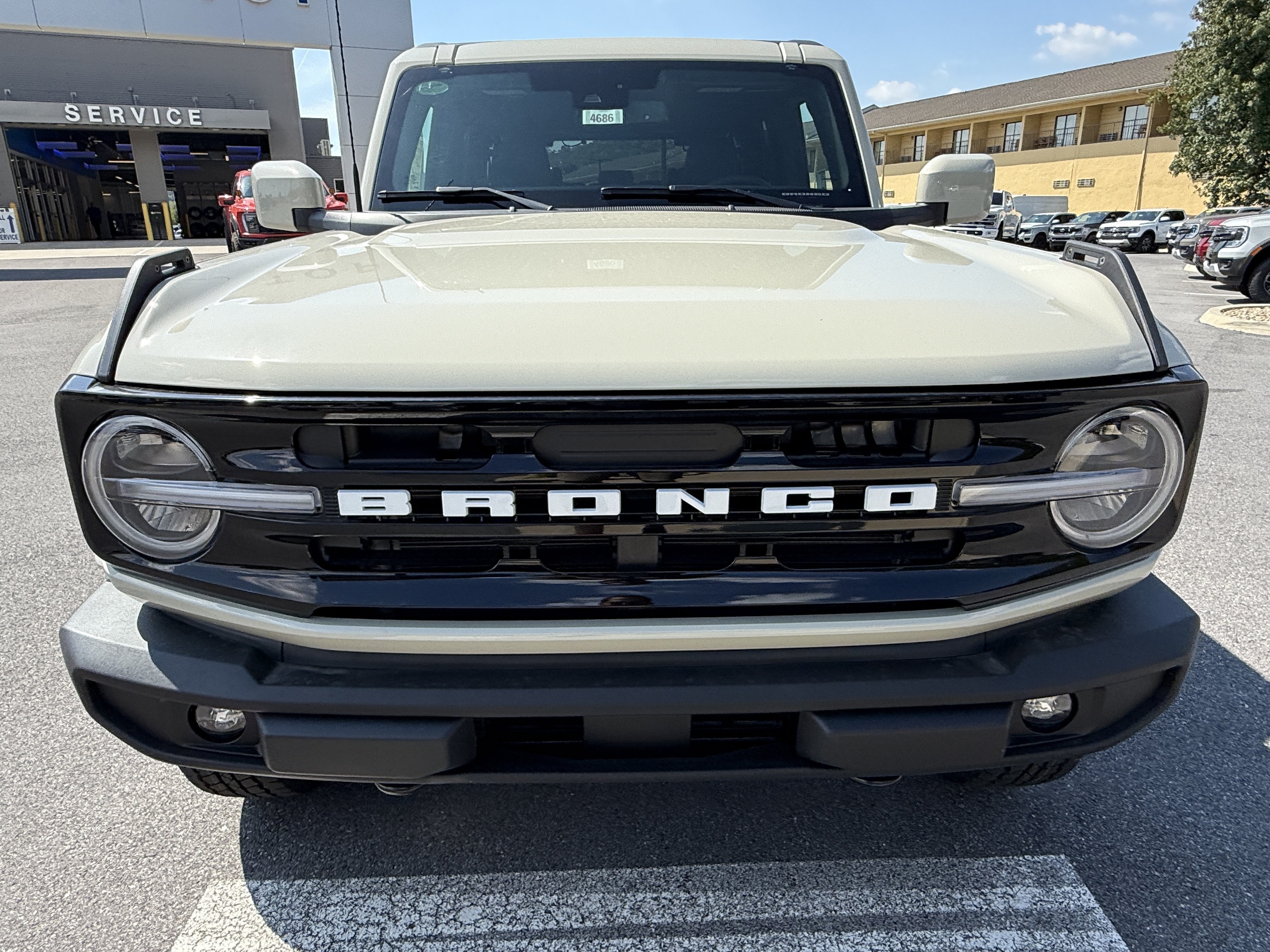 2026 Ford Bronco Outer Banks