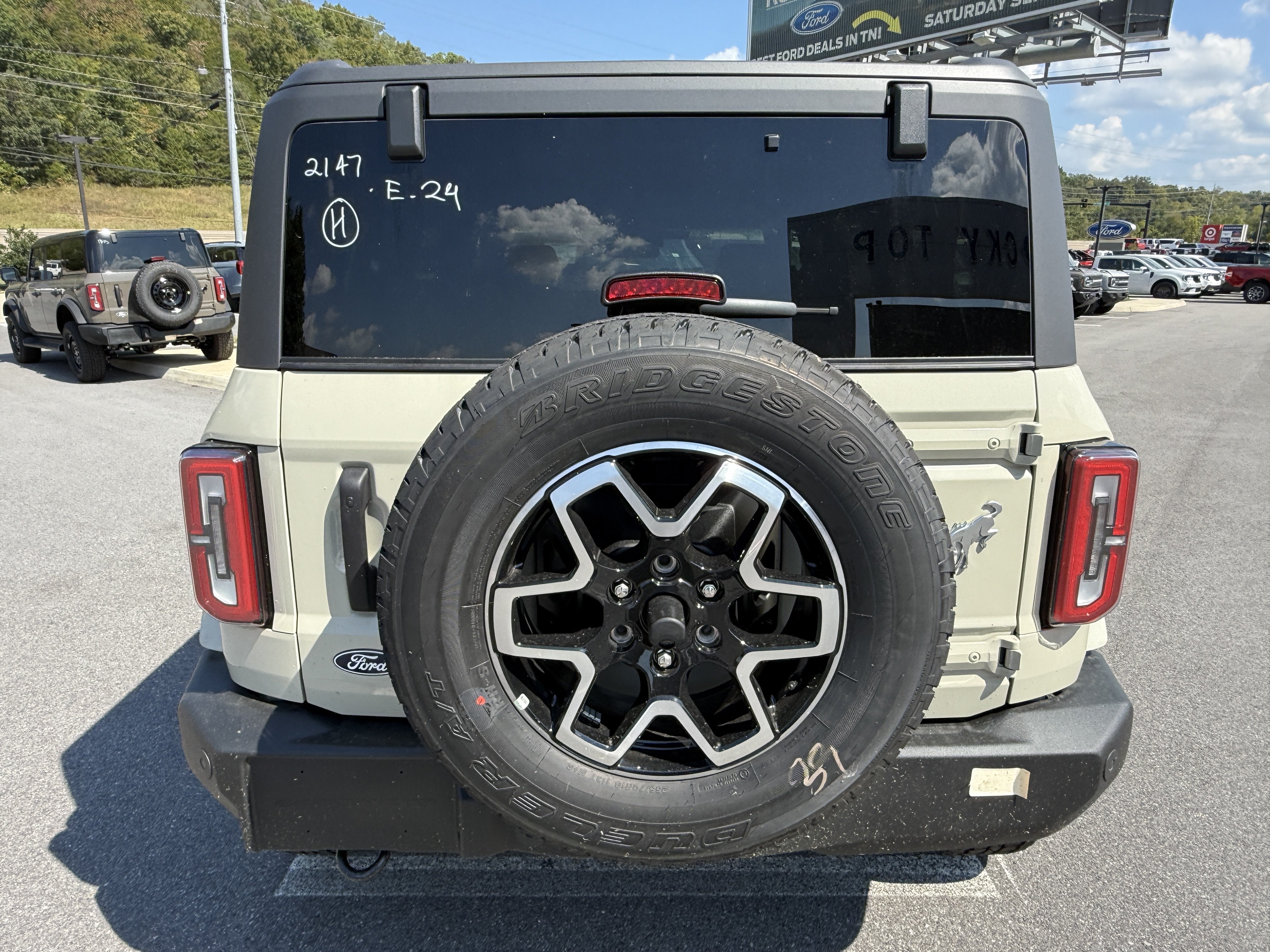 2026 Ford Bronco Outer Banks