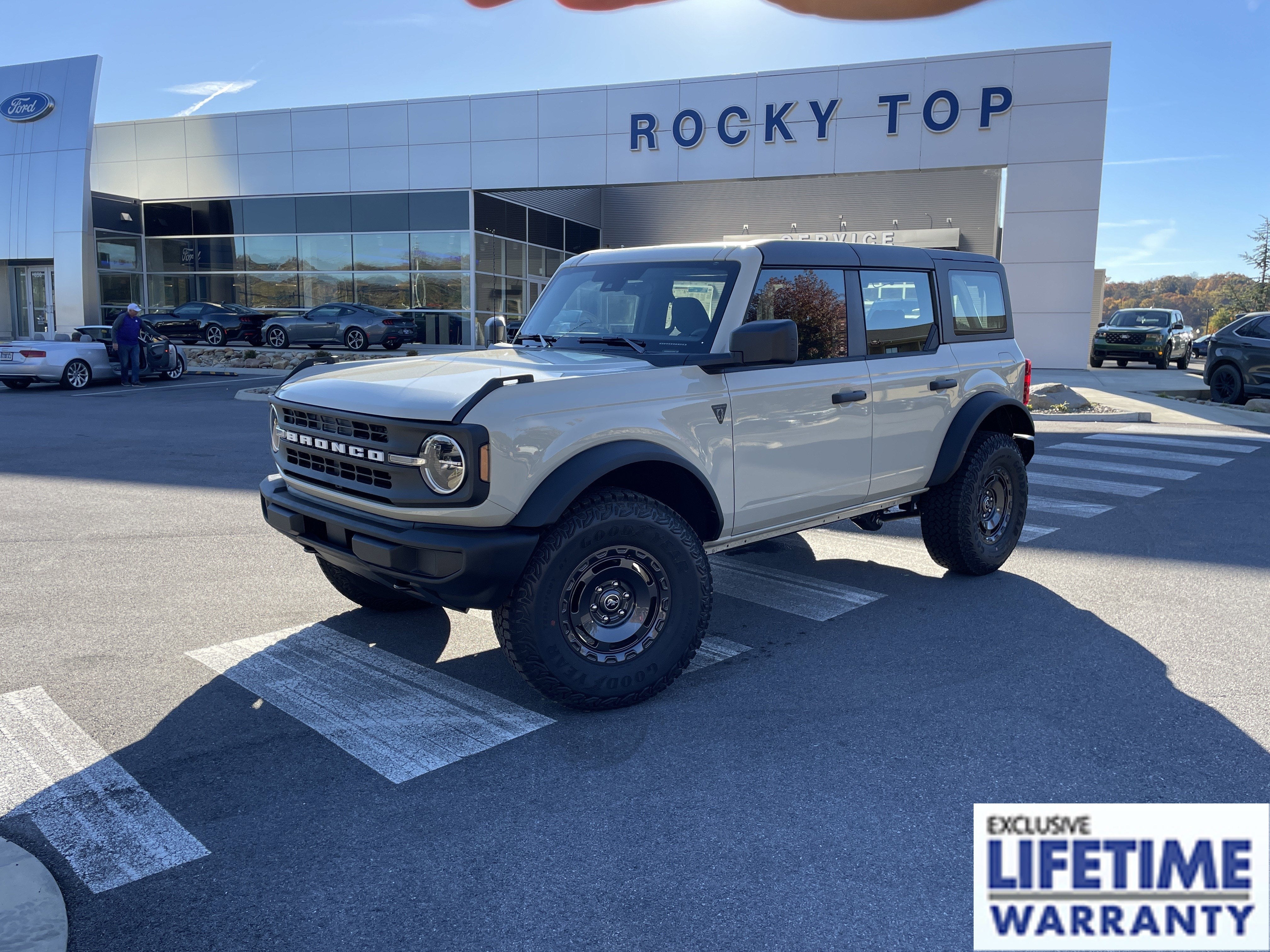 2025 Ford Bronco Base