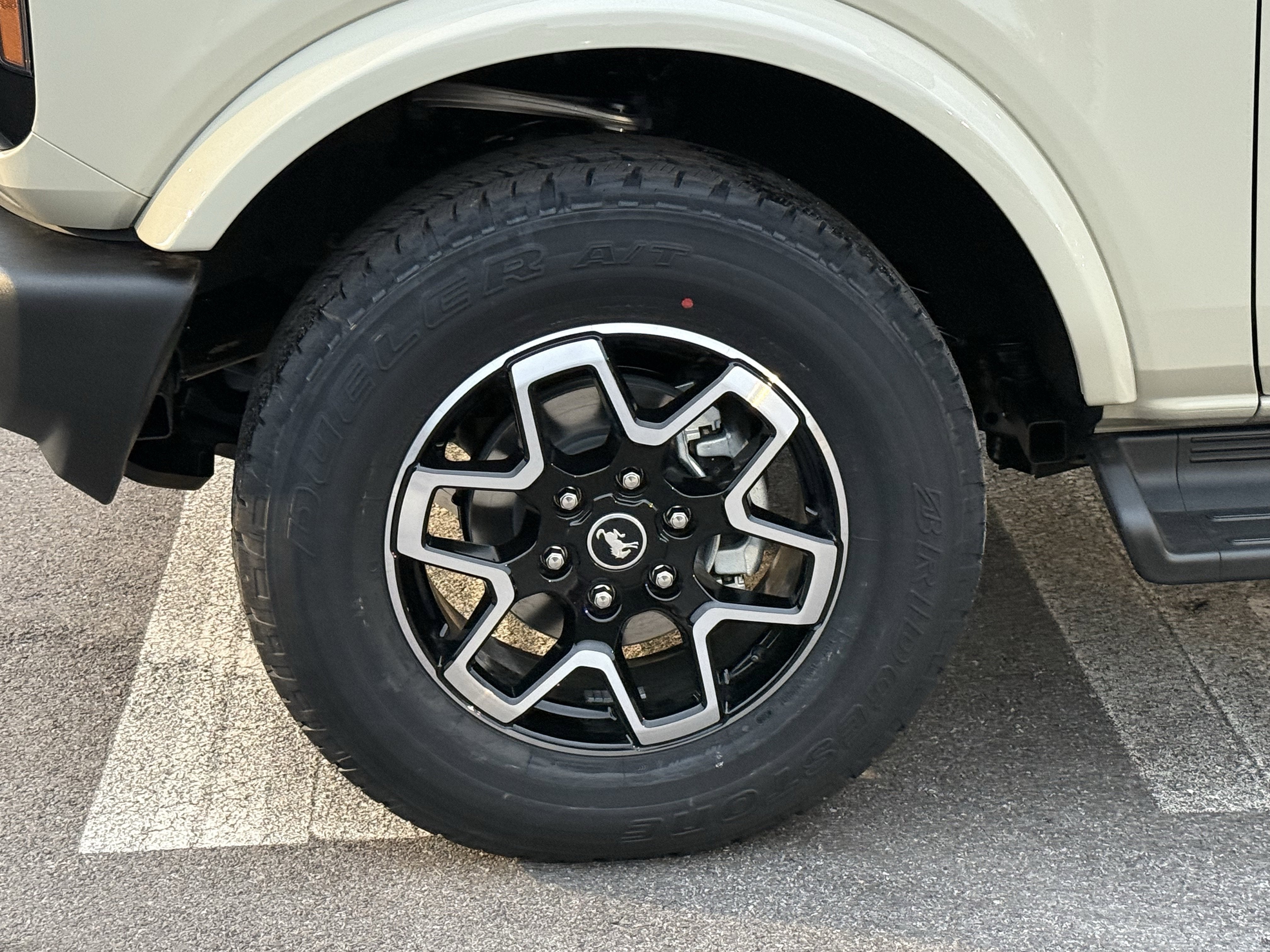 2025 Ford Bronco Outer Banks