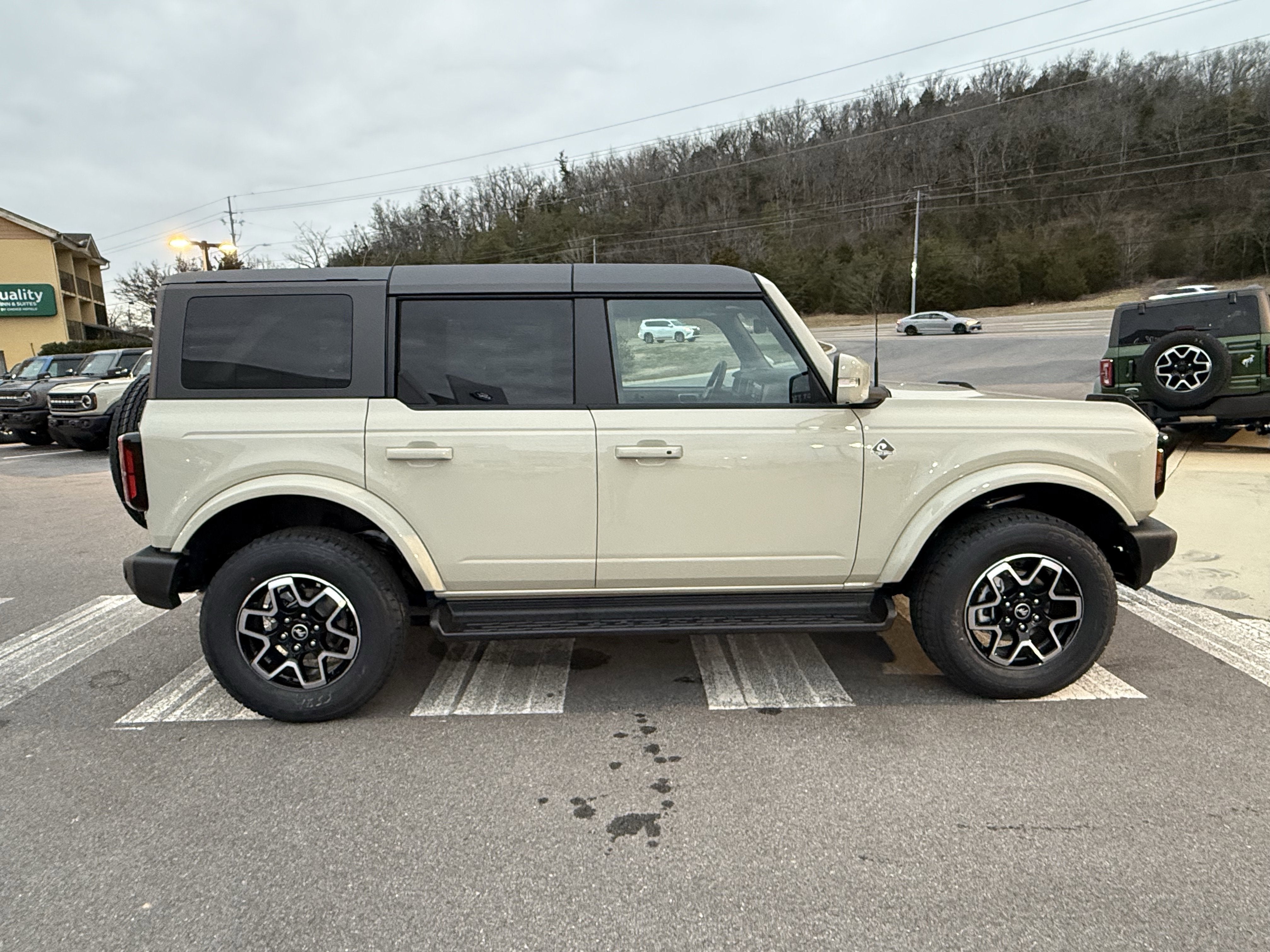 2025 Ford Bronco Outer Banks
