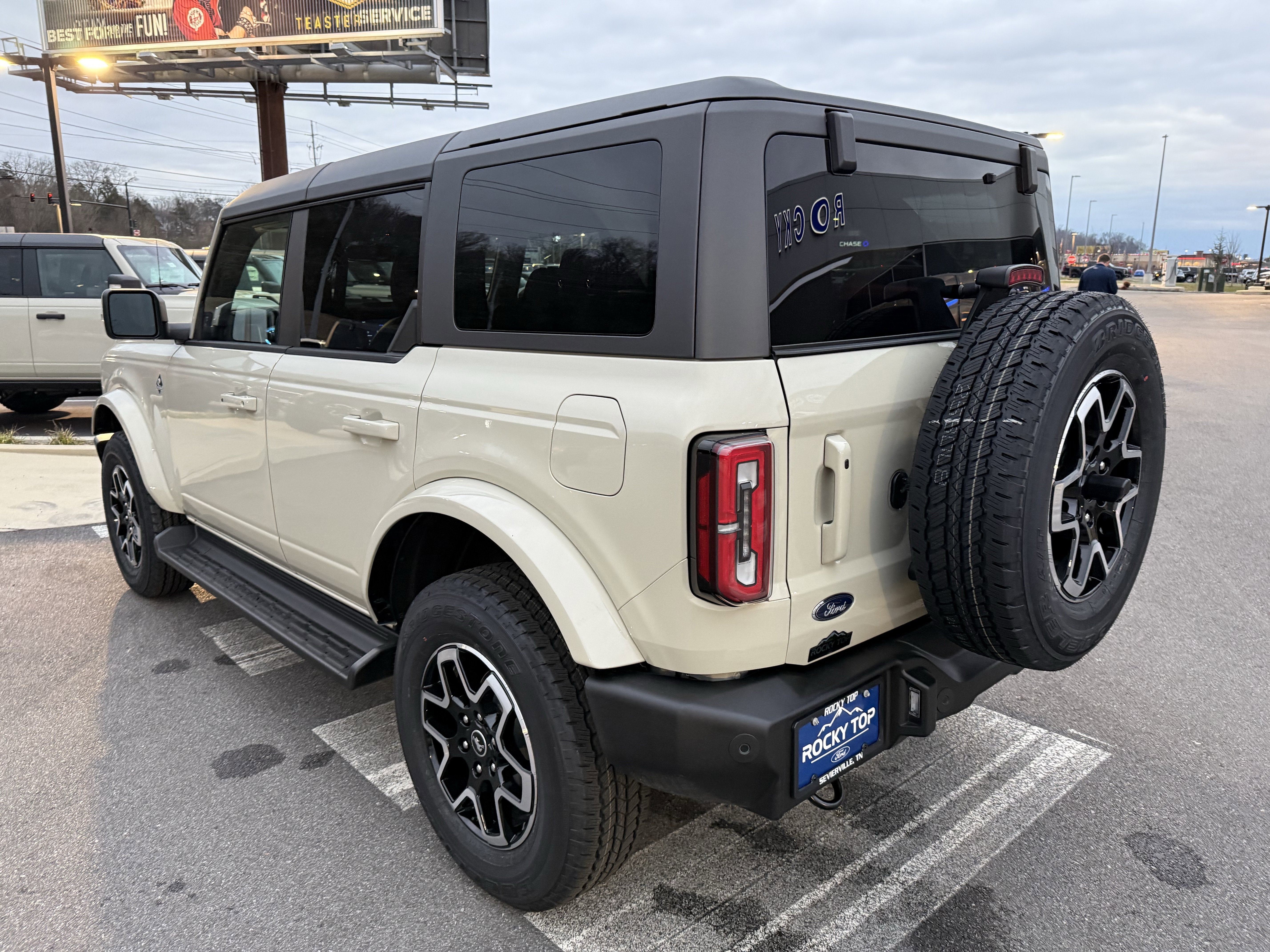 2025 Ford Bronco Outer Banks
