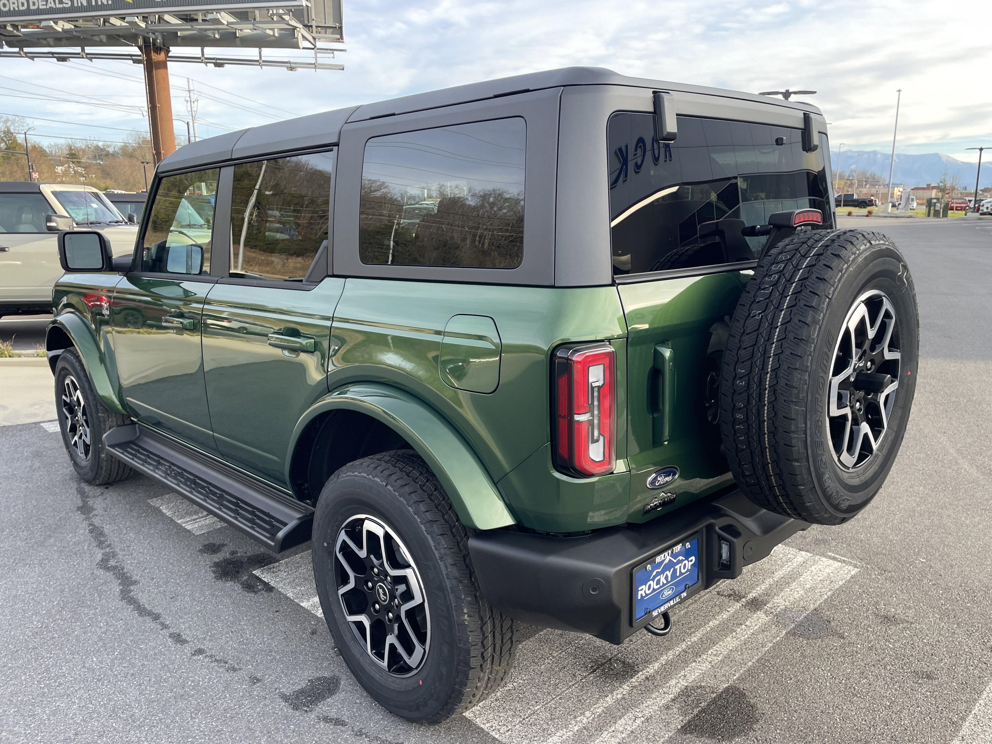 2025 Ford Bronco Outer Banks