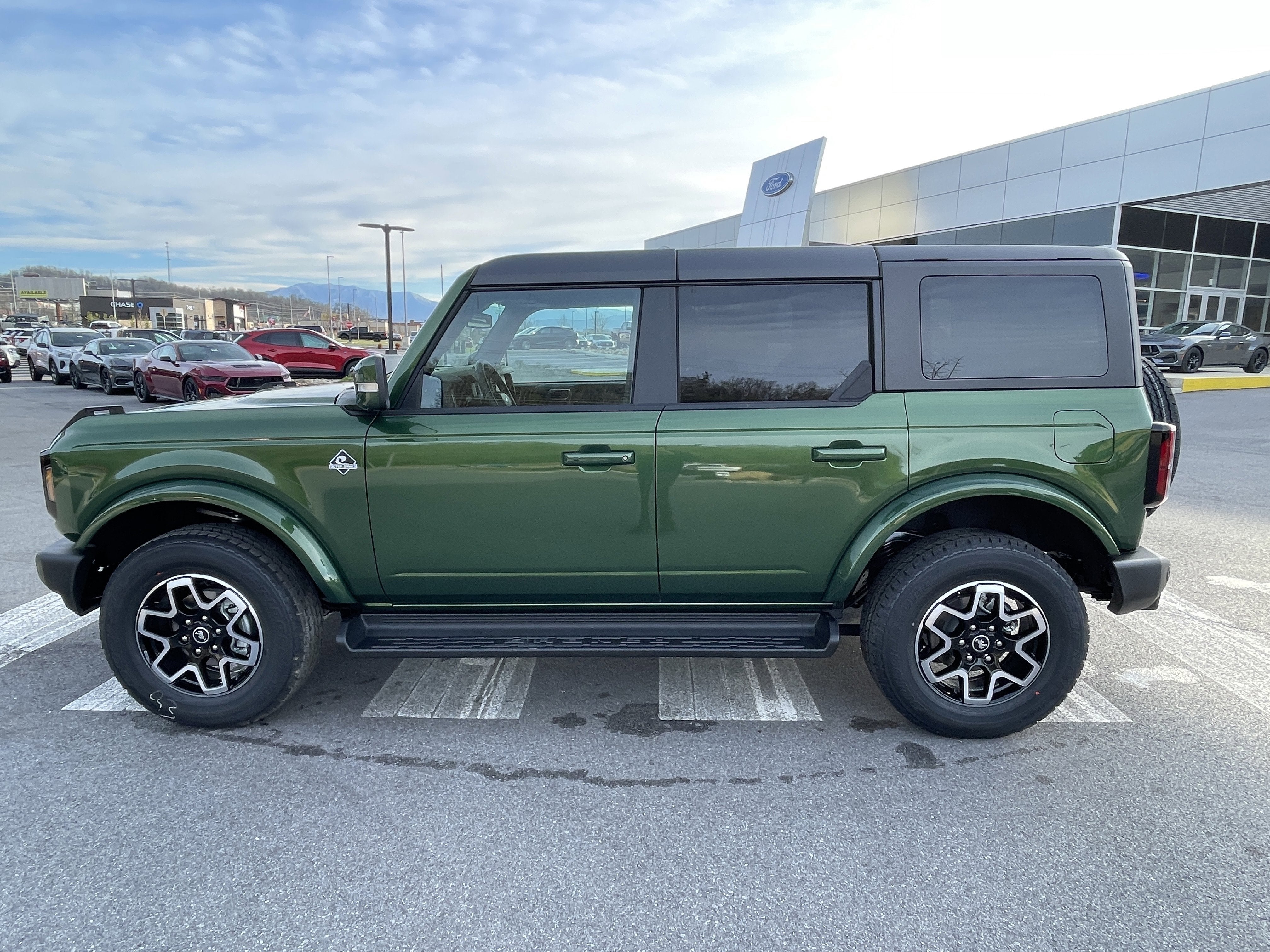 2025 Ford Bronco Outer Banks
