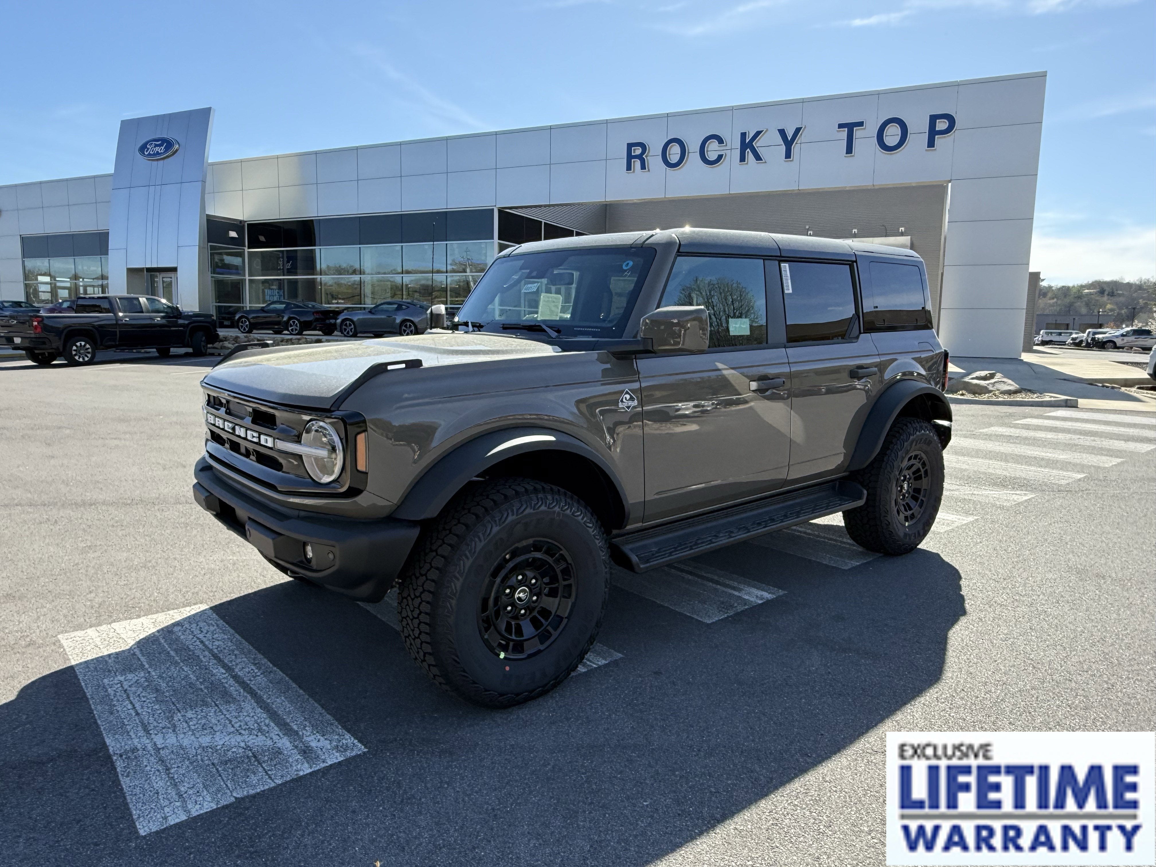 2026 Ford Bronco Outer Banks
