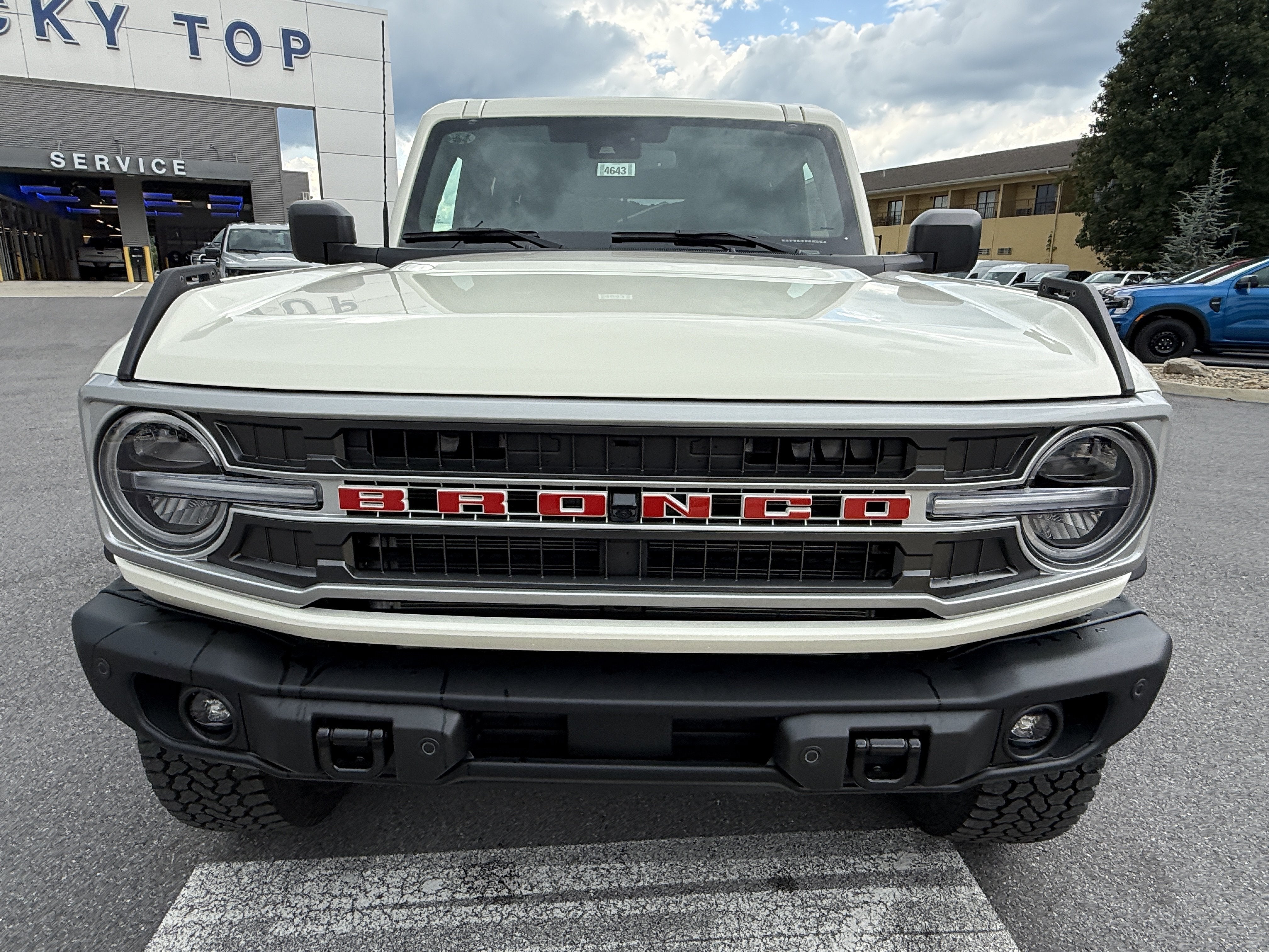 2026 Ford Bronco Outer Banks