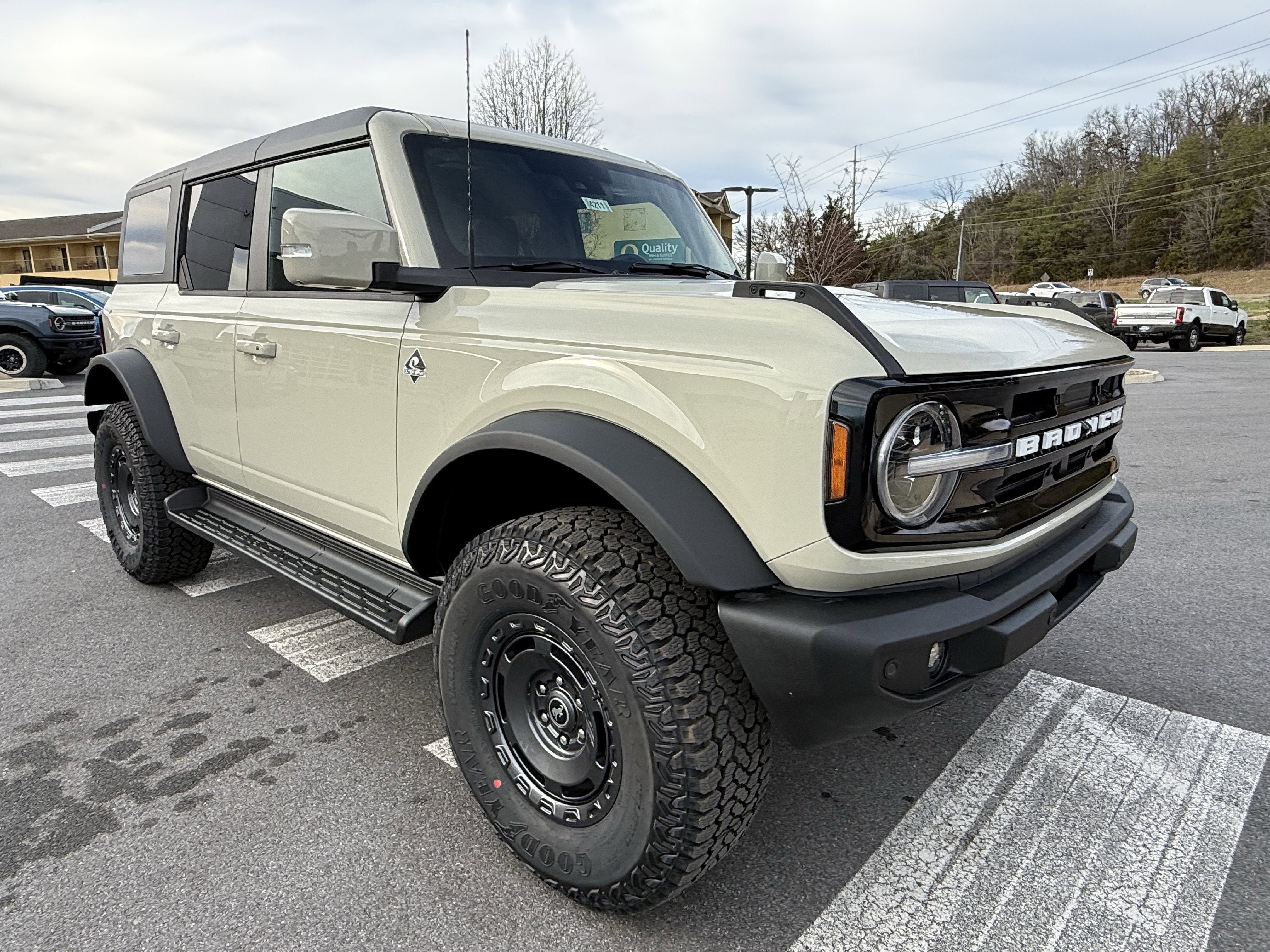 2025 Ford Bronco Outer Banks