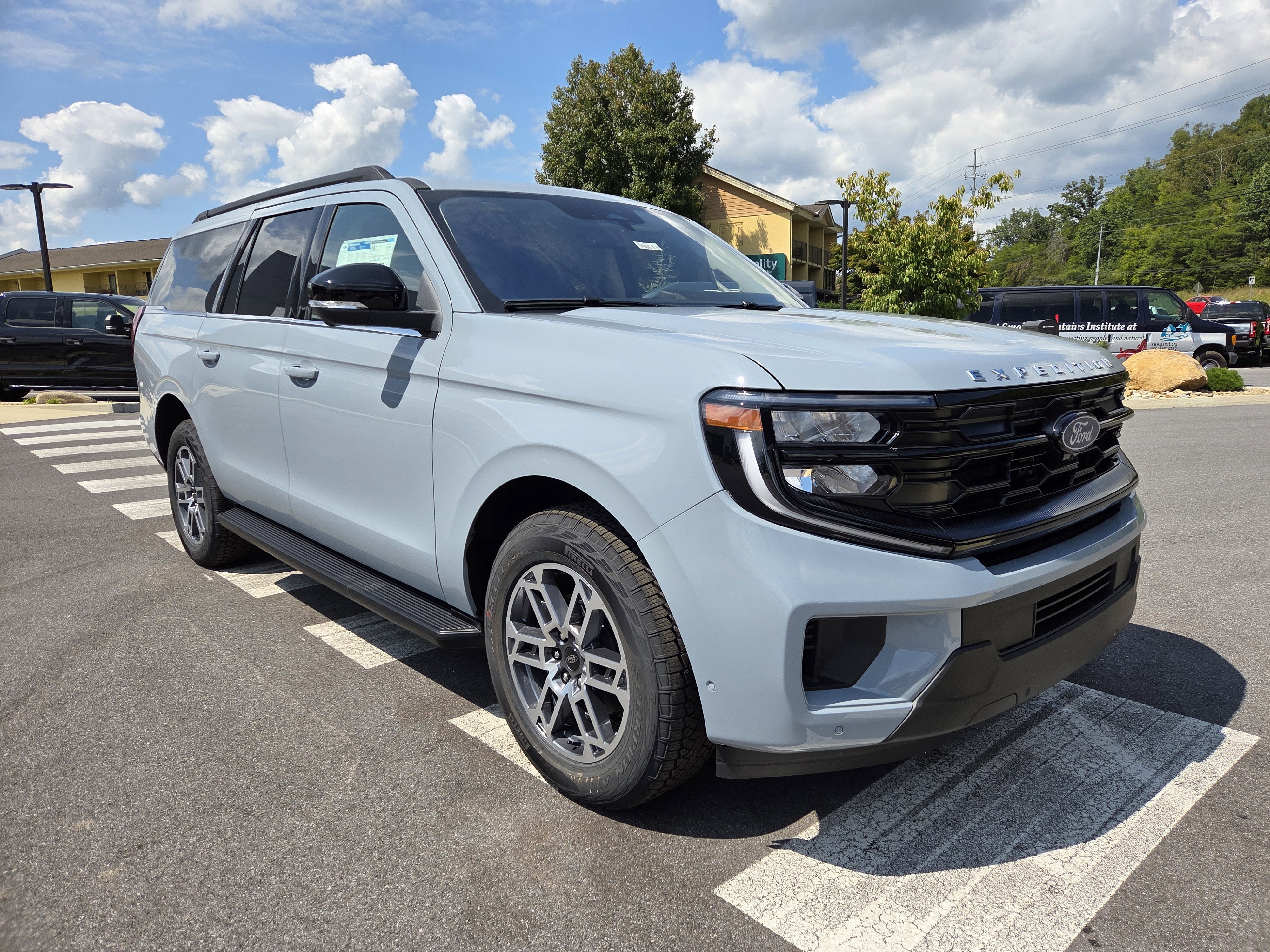 2025 Ford Expedition Max Active