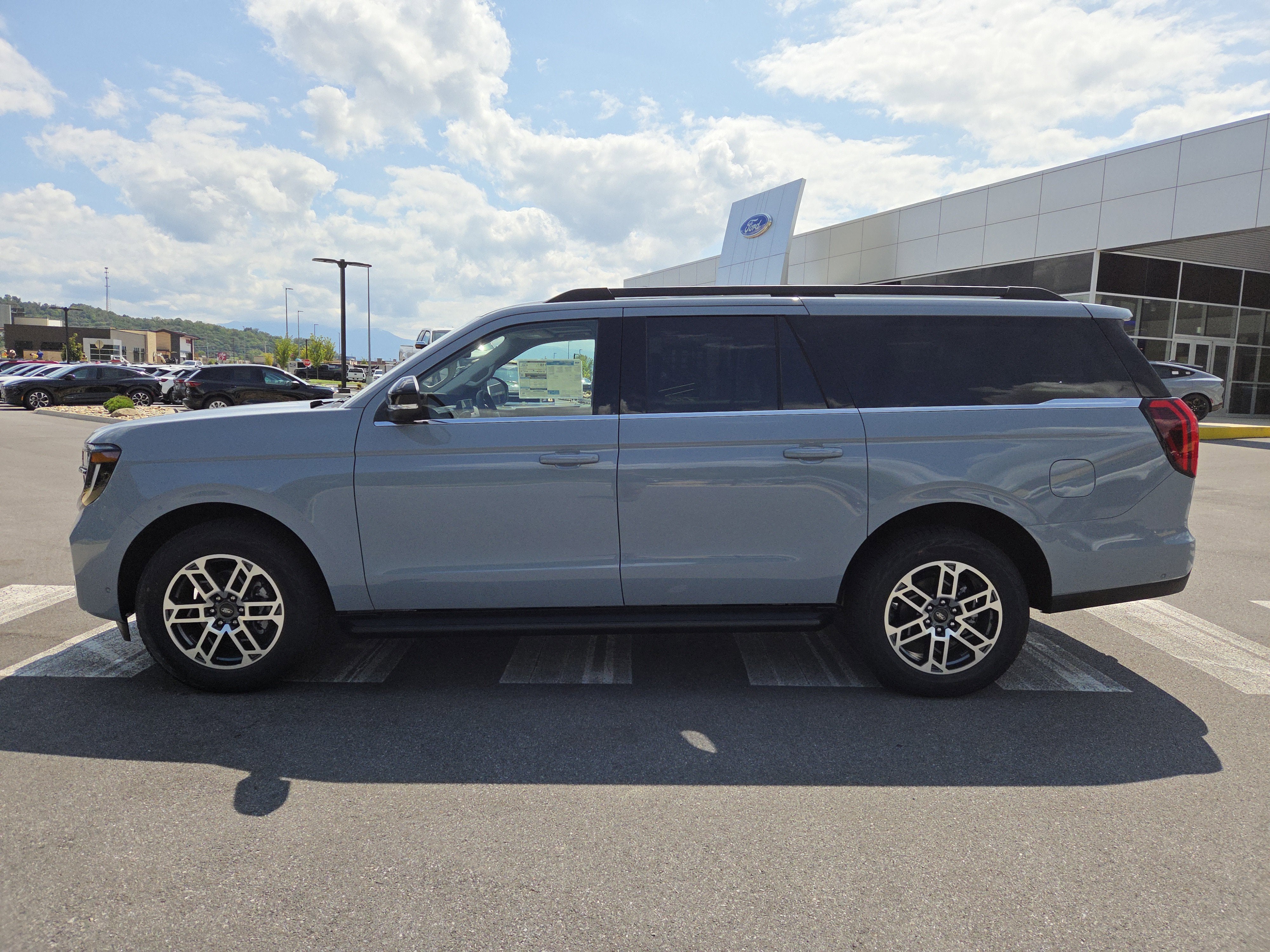 2025 Ford Expedition Max Active