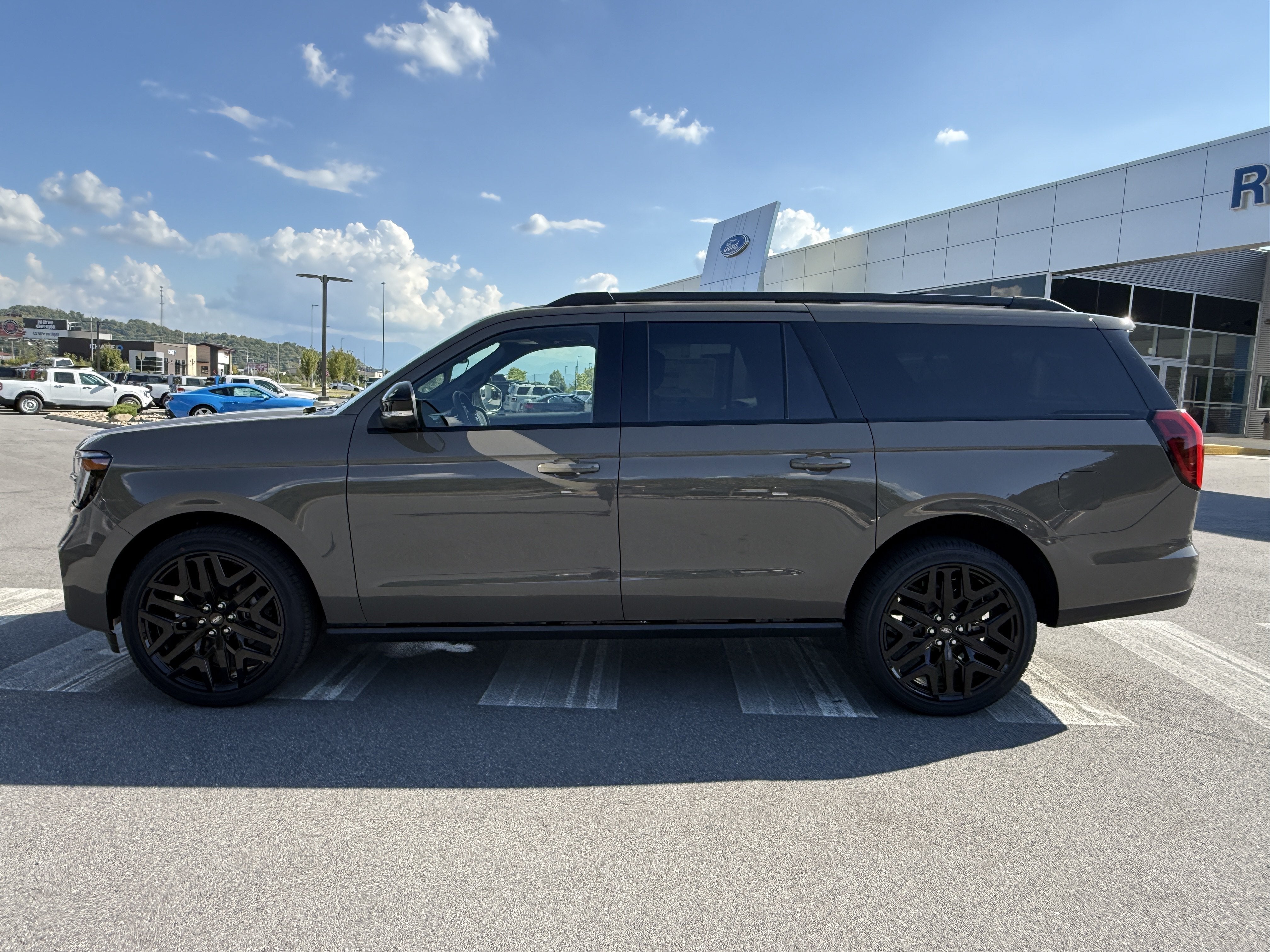 2027 Ford Expedition Max Platinum
