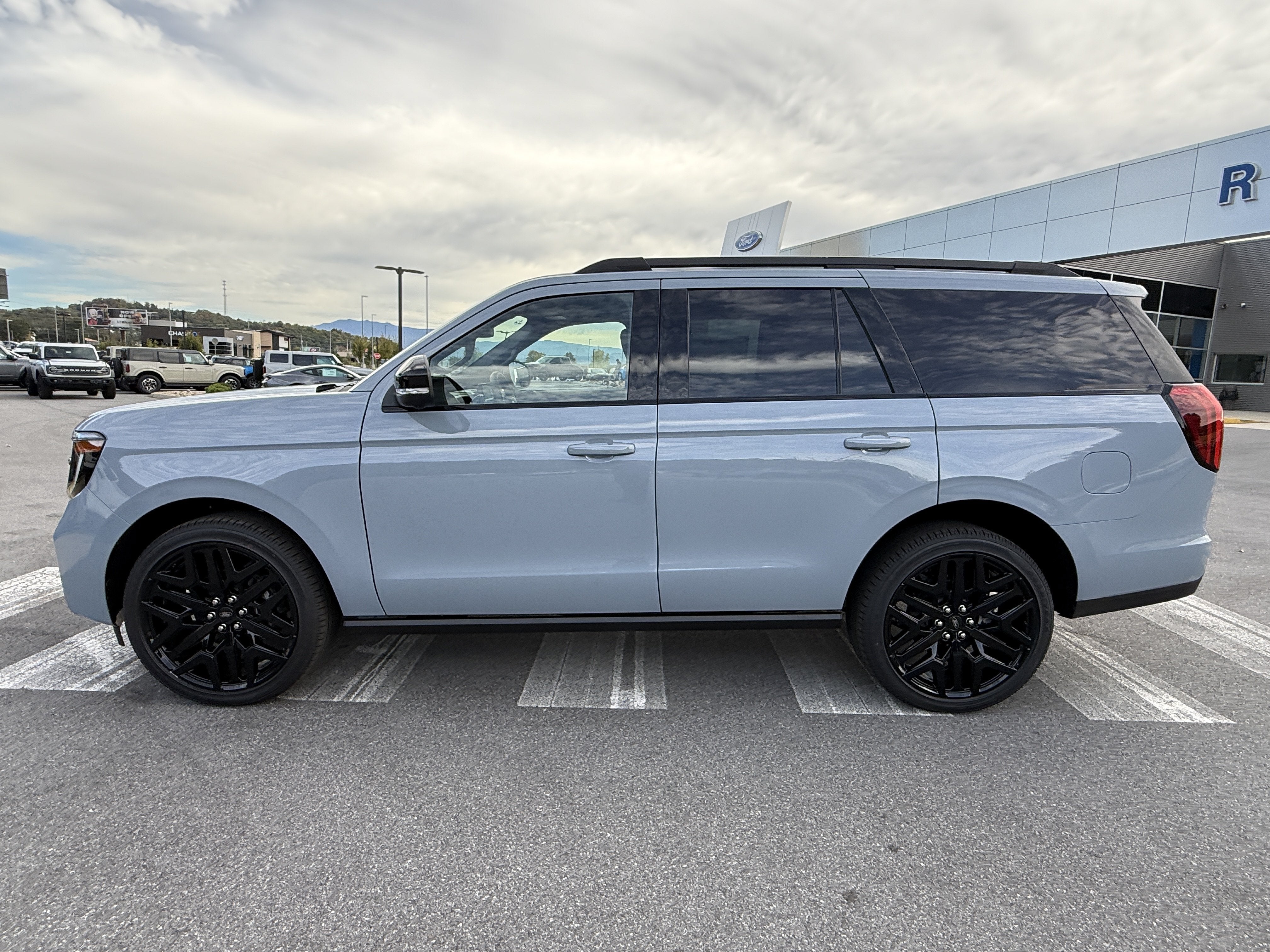 2027 Ford Expedition Platinum