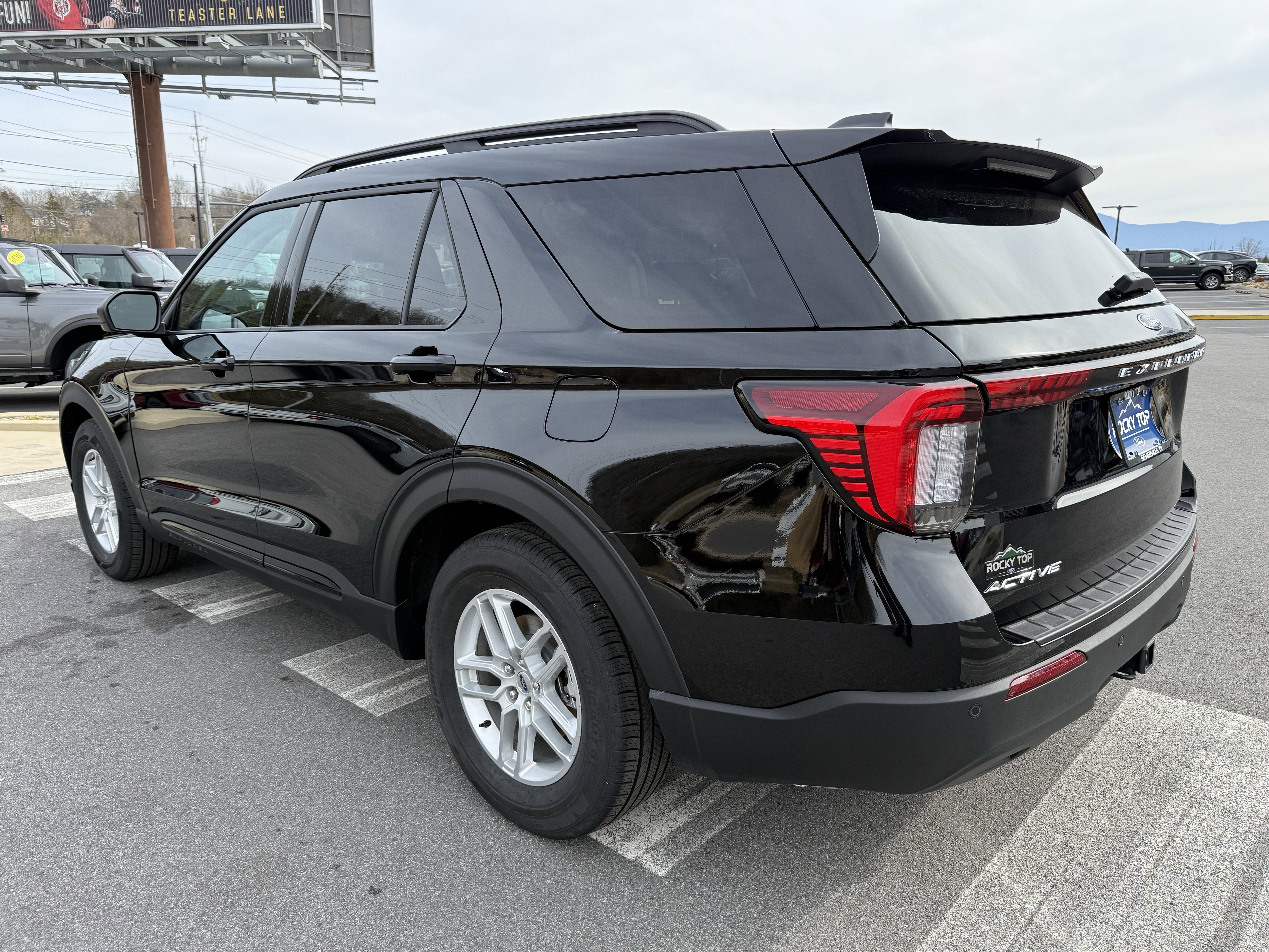 2026 Ford Explorer Active w/200A Pkg