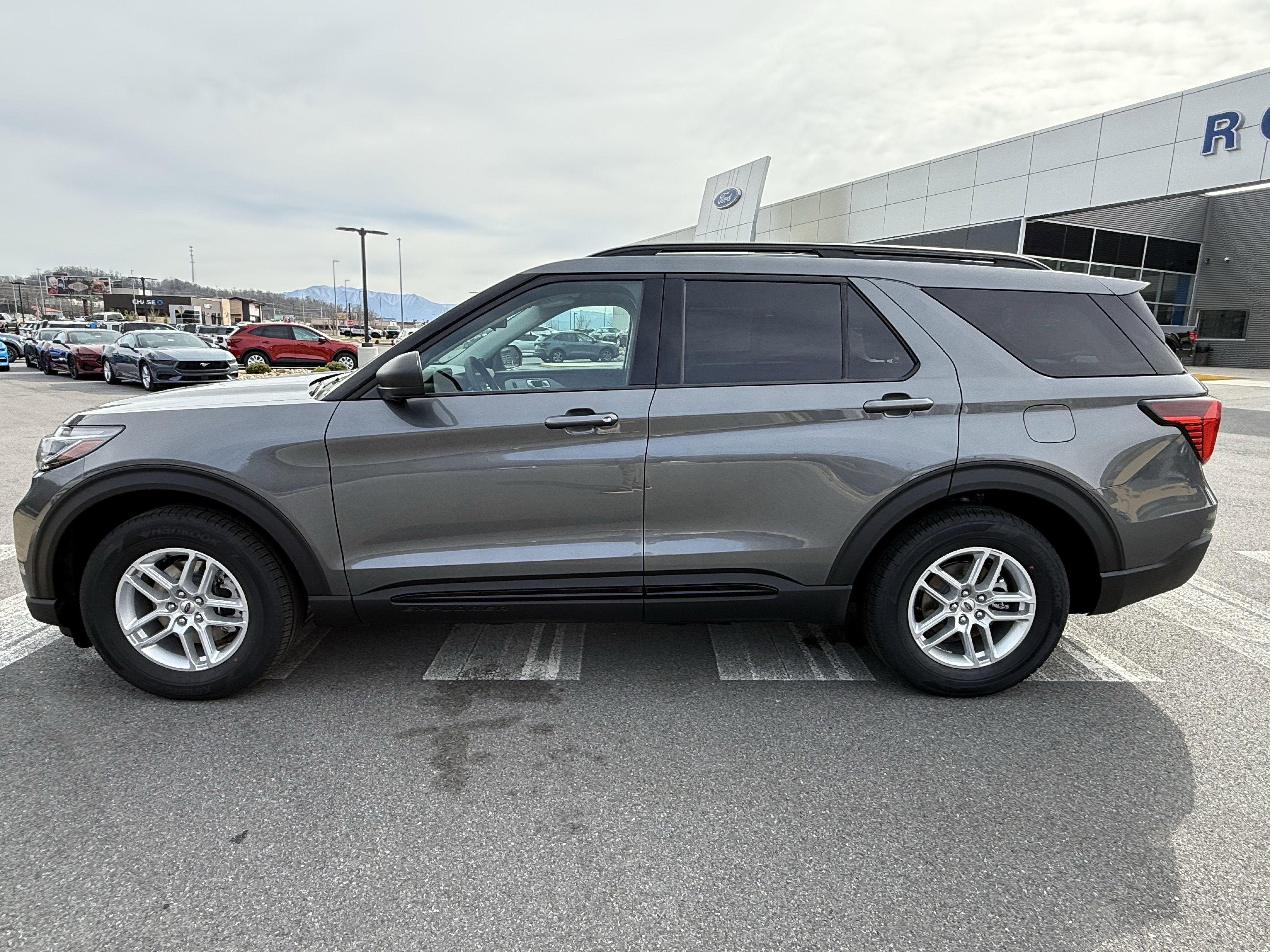 2026 Ford Explorer Active w/200A Pkg