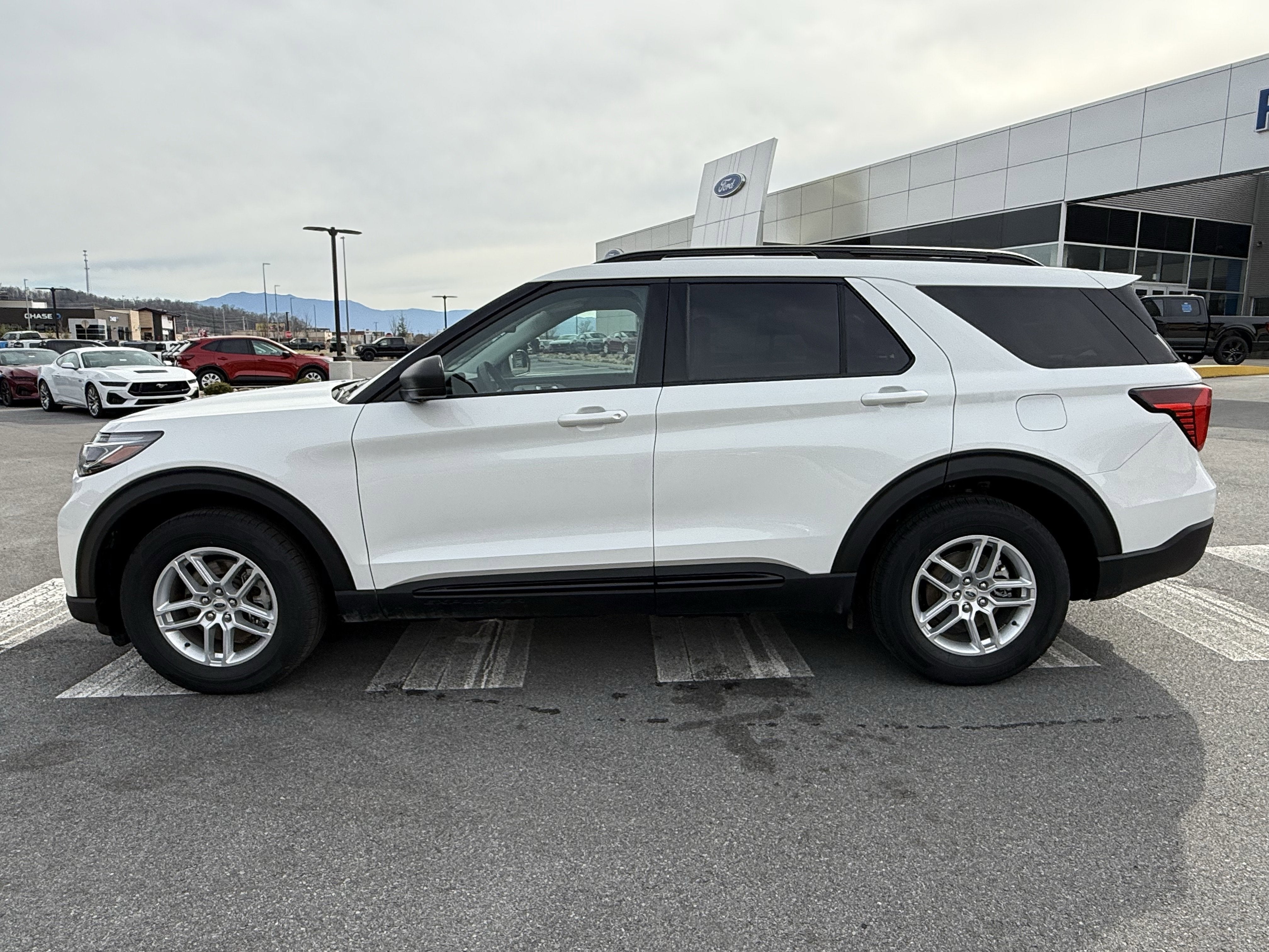 2026 Ford Explorer Active w/200A Pkg