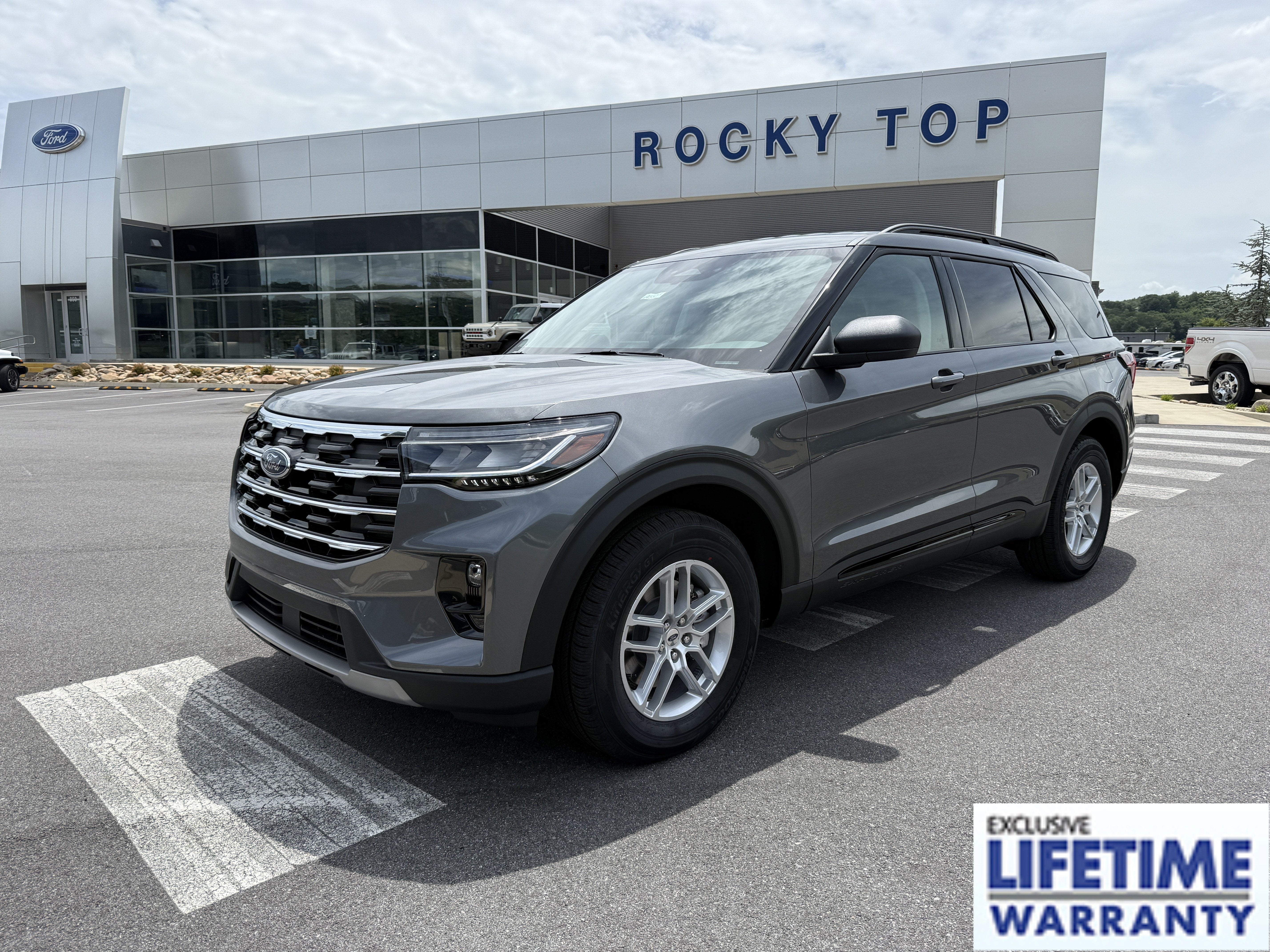 2026 Ford Explorer Active w/200A Pkg