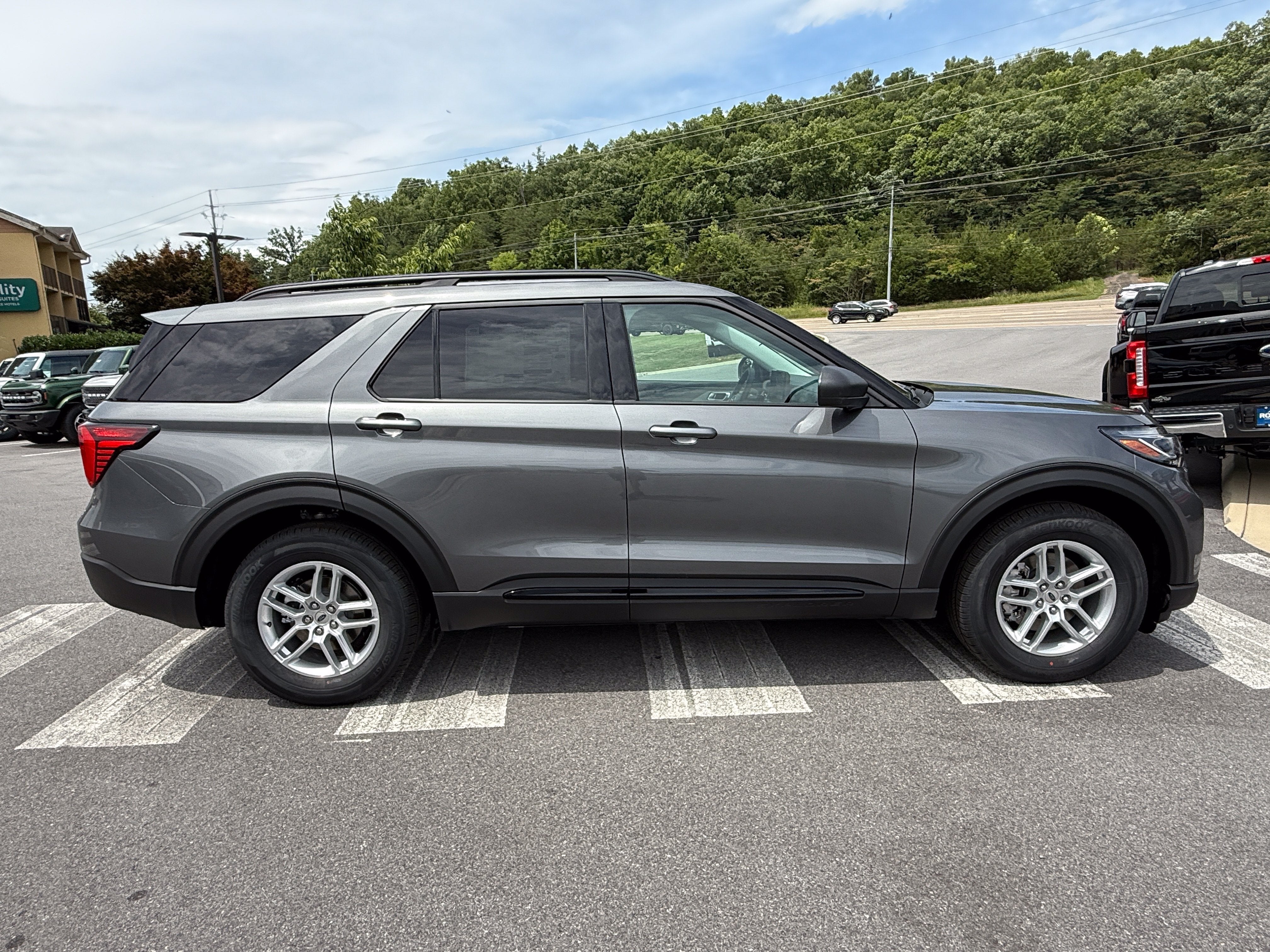 2026 Ford Explorer Active w/200A Pkg
