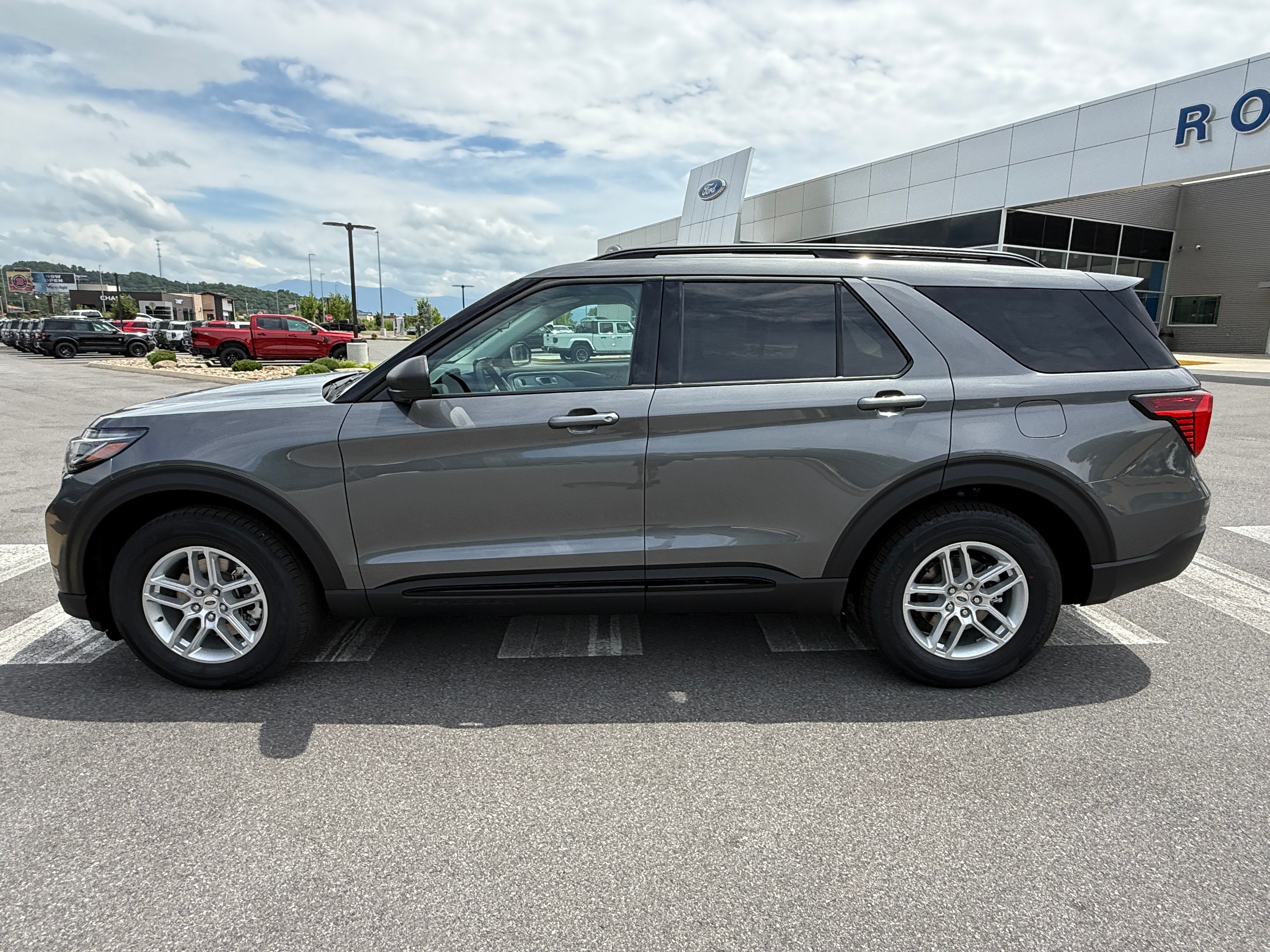 2026 Ford Explorer Active w/200A Pkg