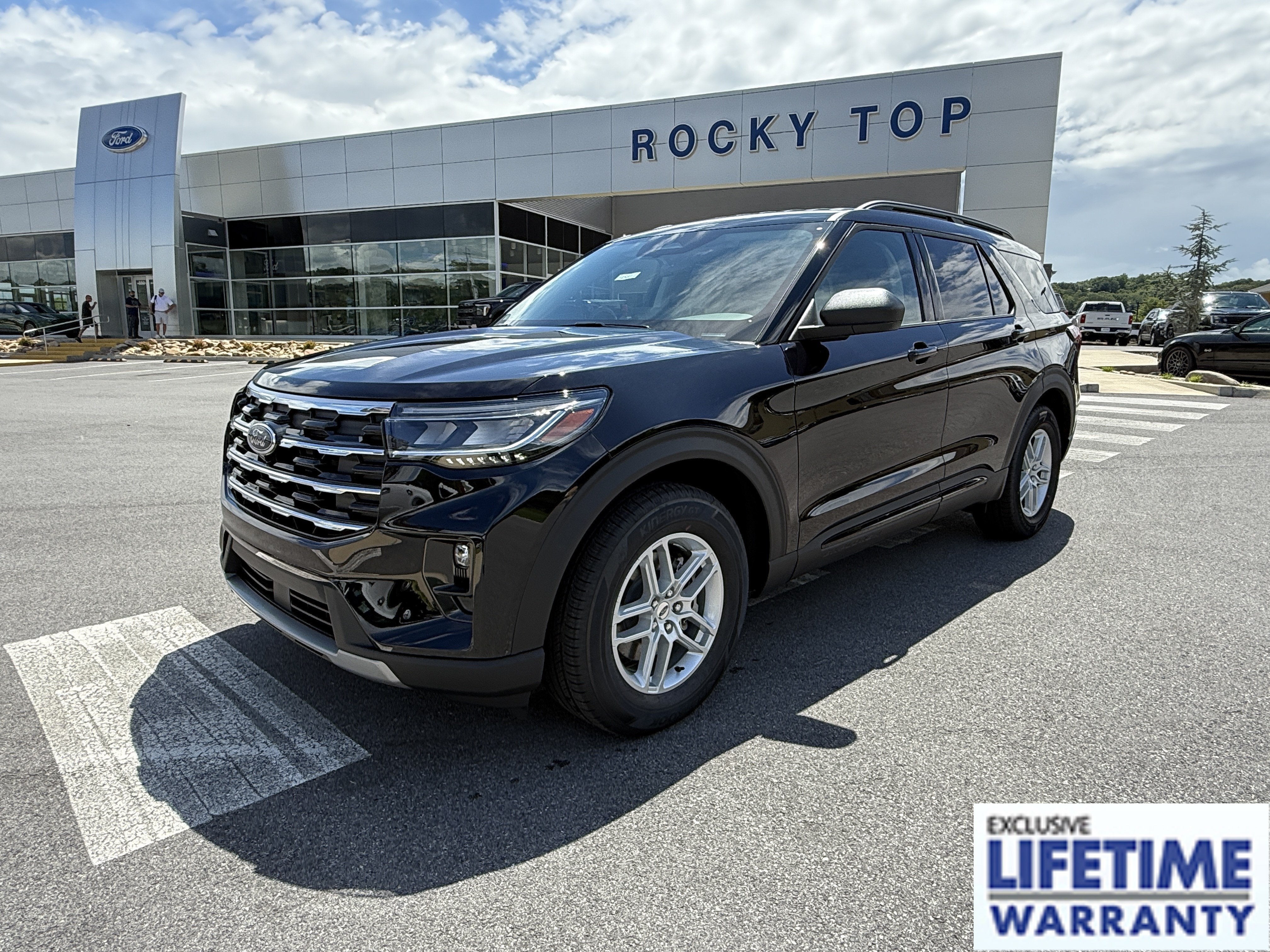 2026 Ford Explorer Active w/200A Pkg