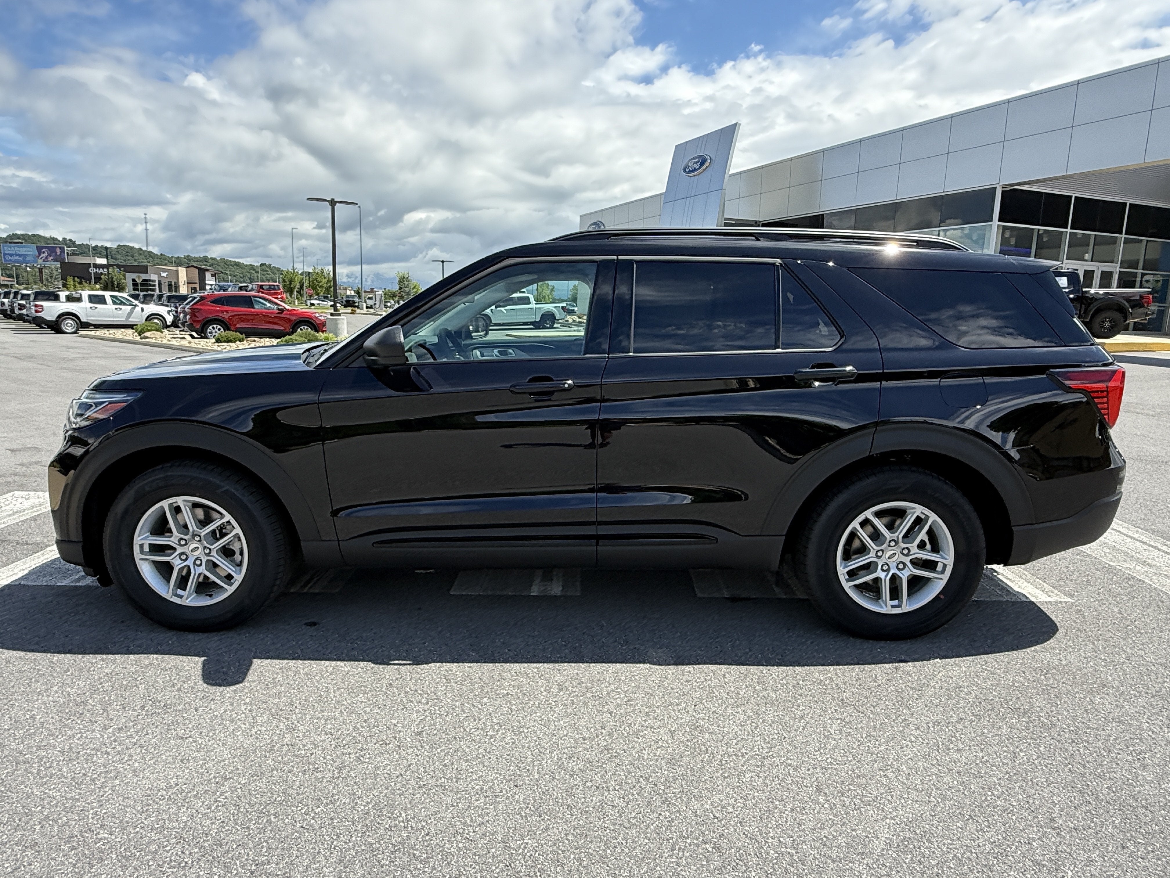 2026 Ford Explorer Active w/200A Pkg