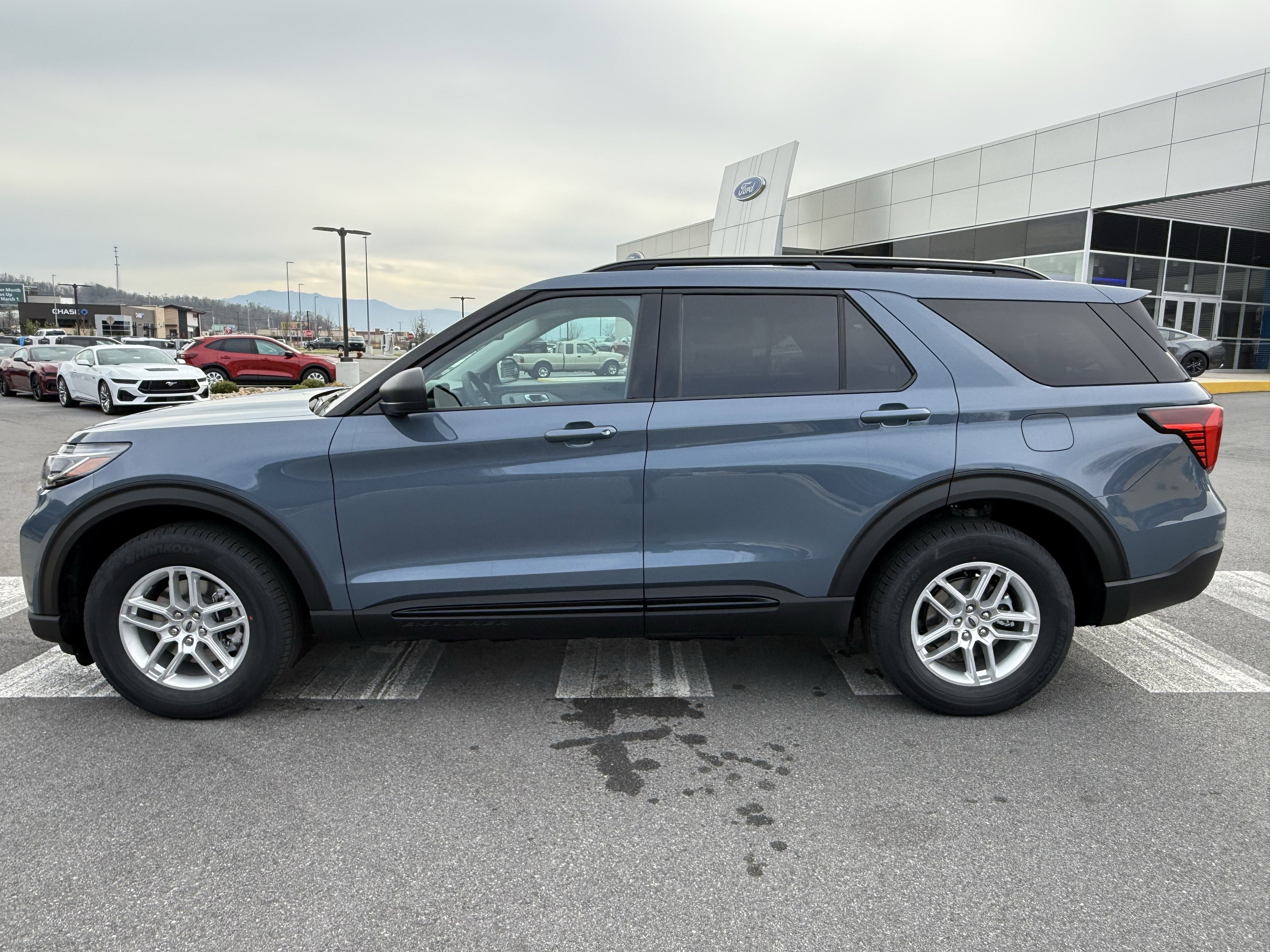 2026 Ford Explorer Active w/200A Pkg