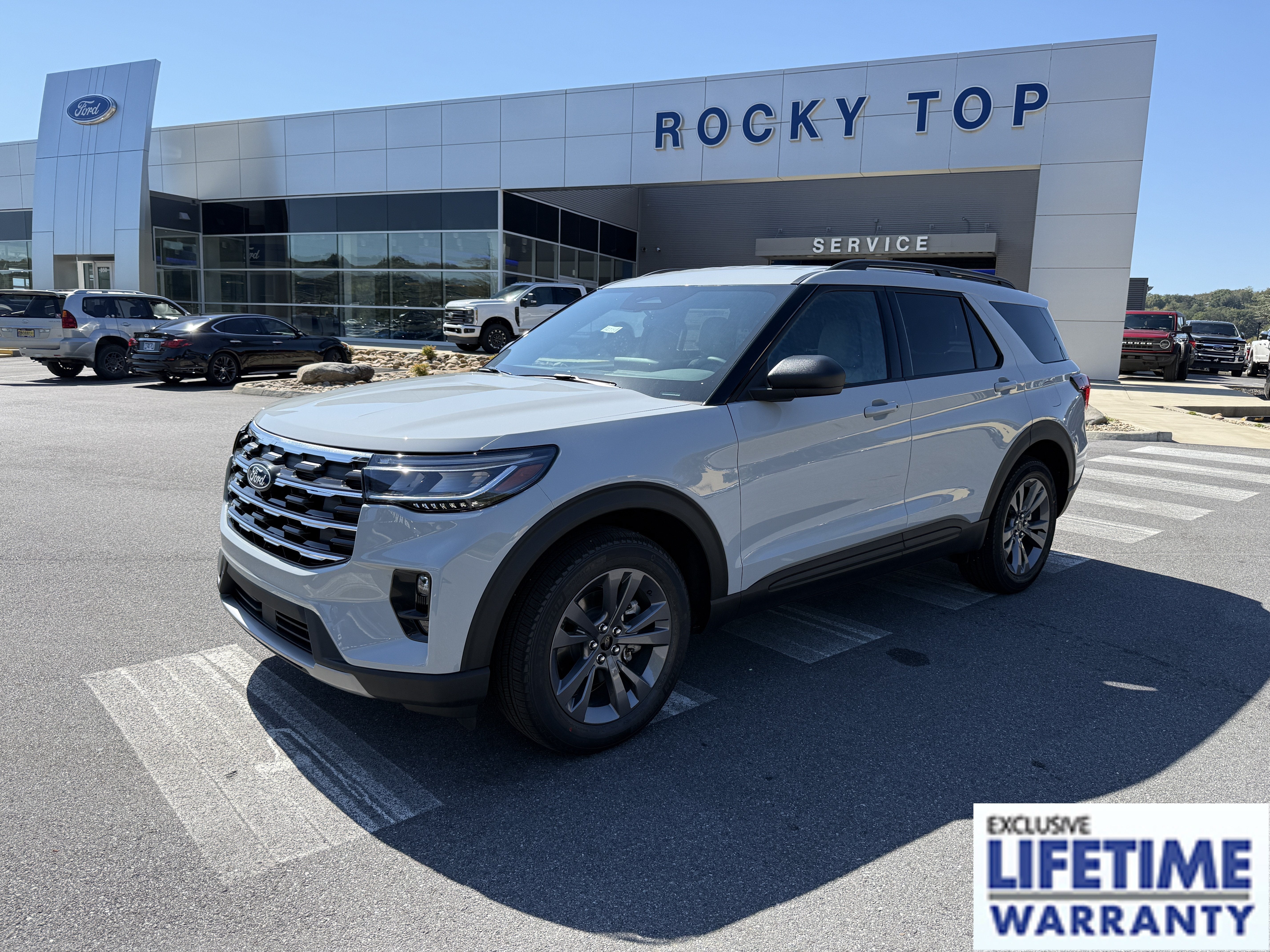 2027 Ford Explorer Active w/200A Pkg