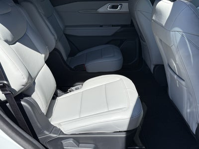 2027 Ford Explorer Active w/200A Pkg