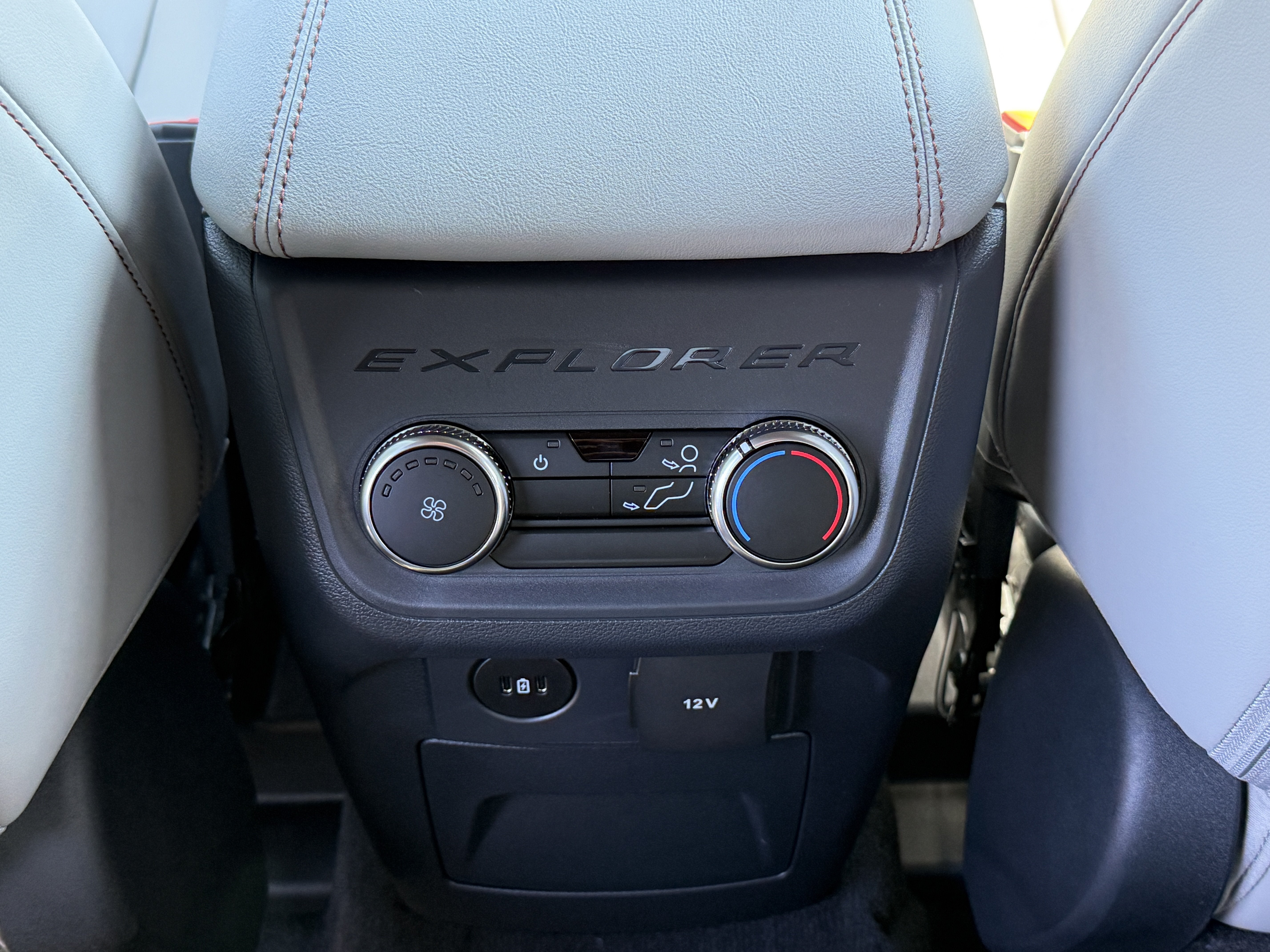 2027 Ford Explorer Active w/200A Pkg