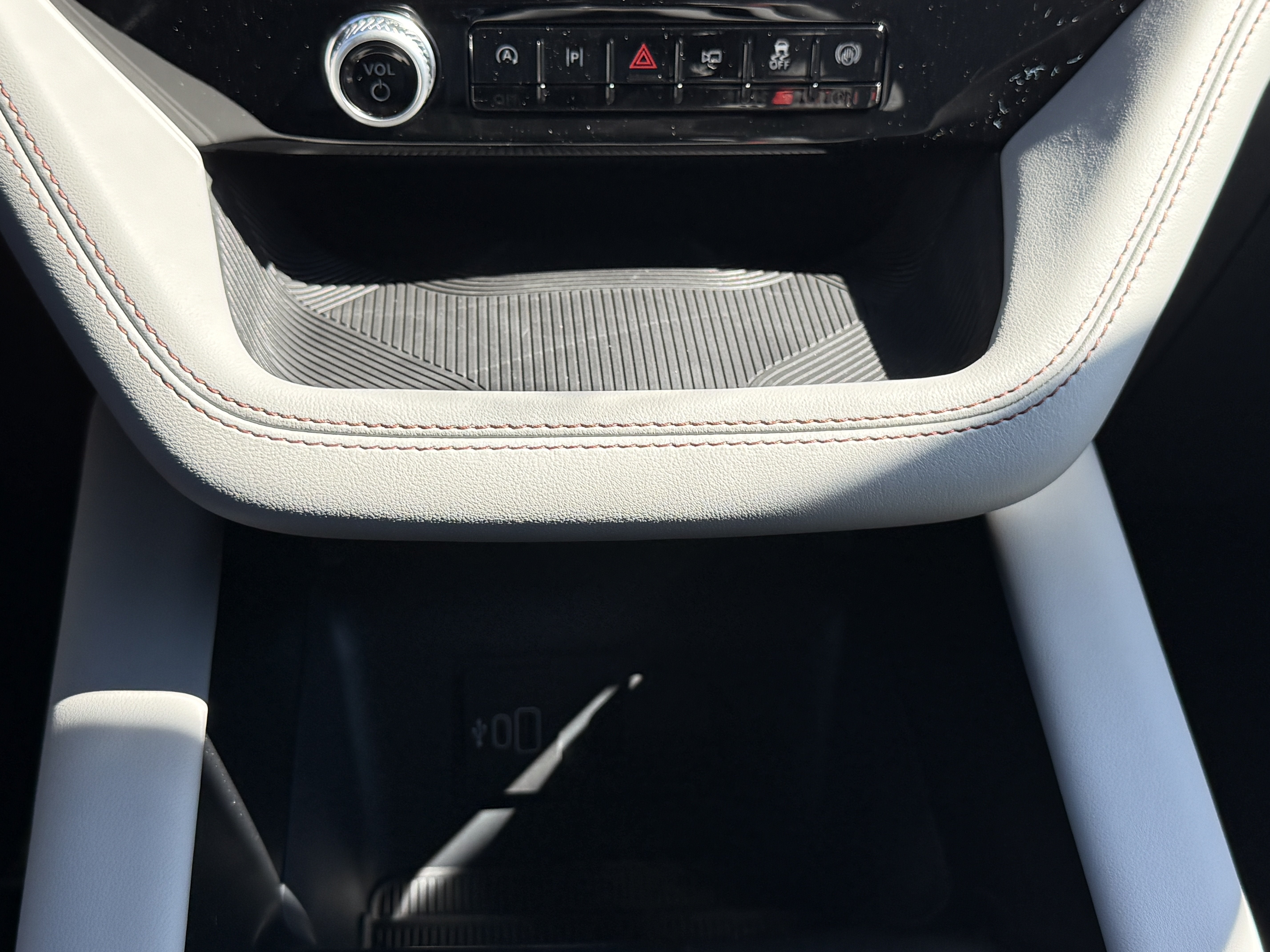 2027 Ford Explorer Active w/200A Pkg
