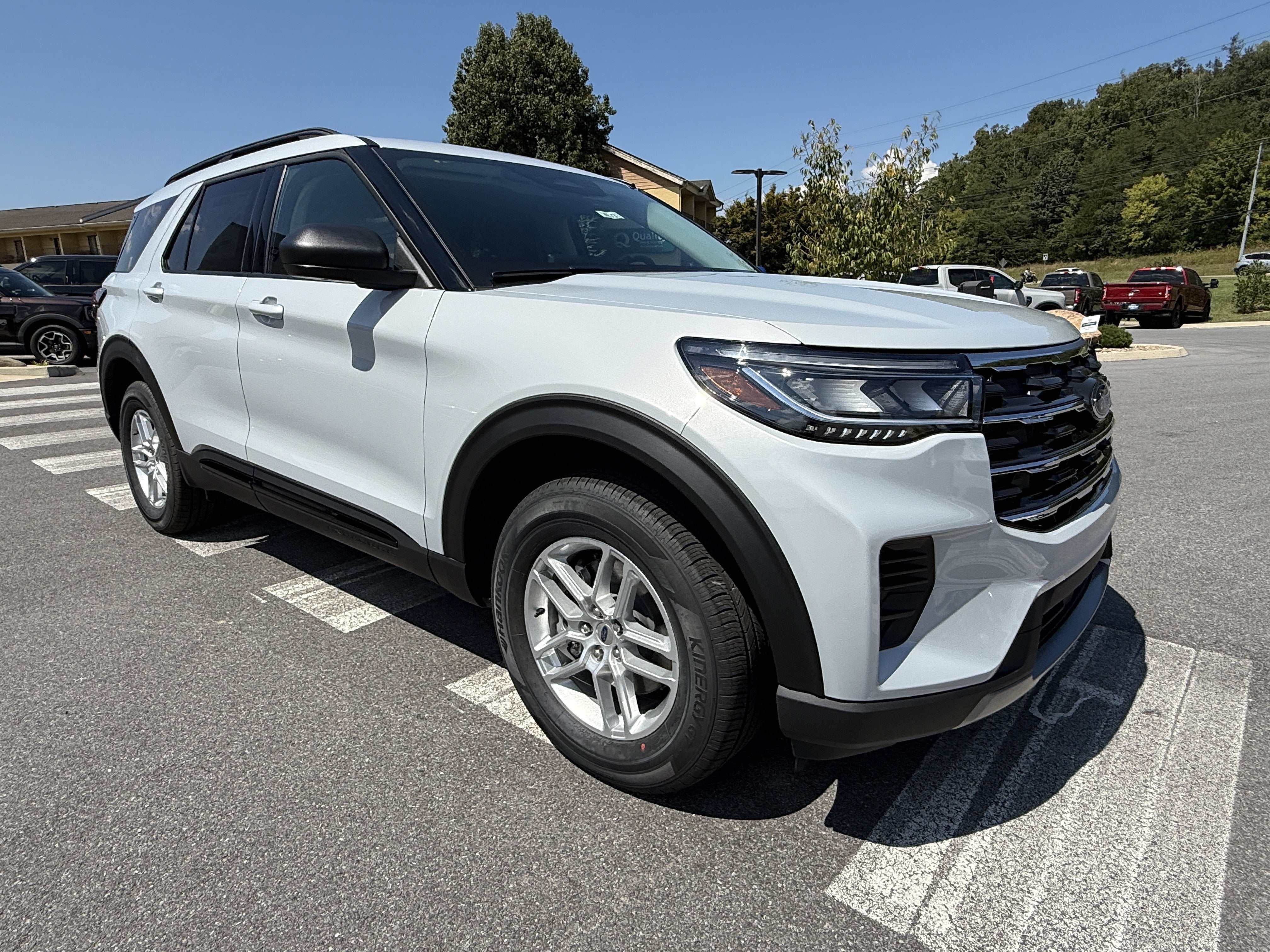 2026 Ford Explorer Active w/200A Pkg
