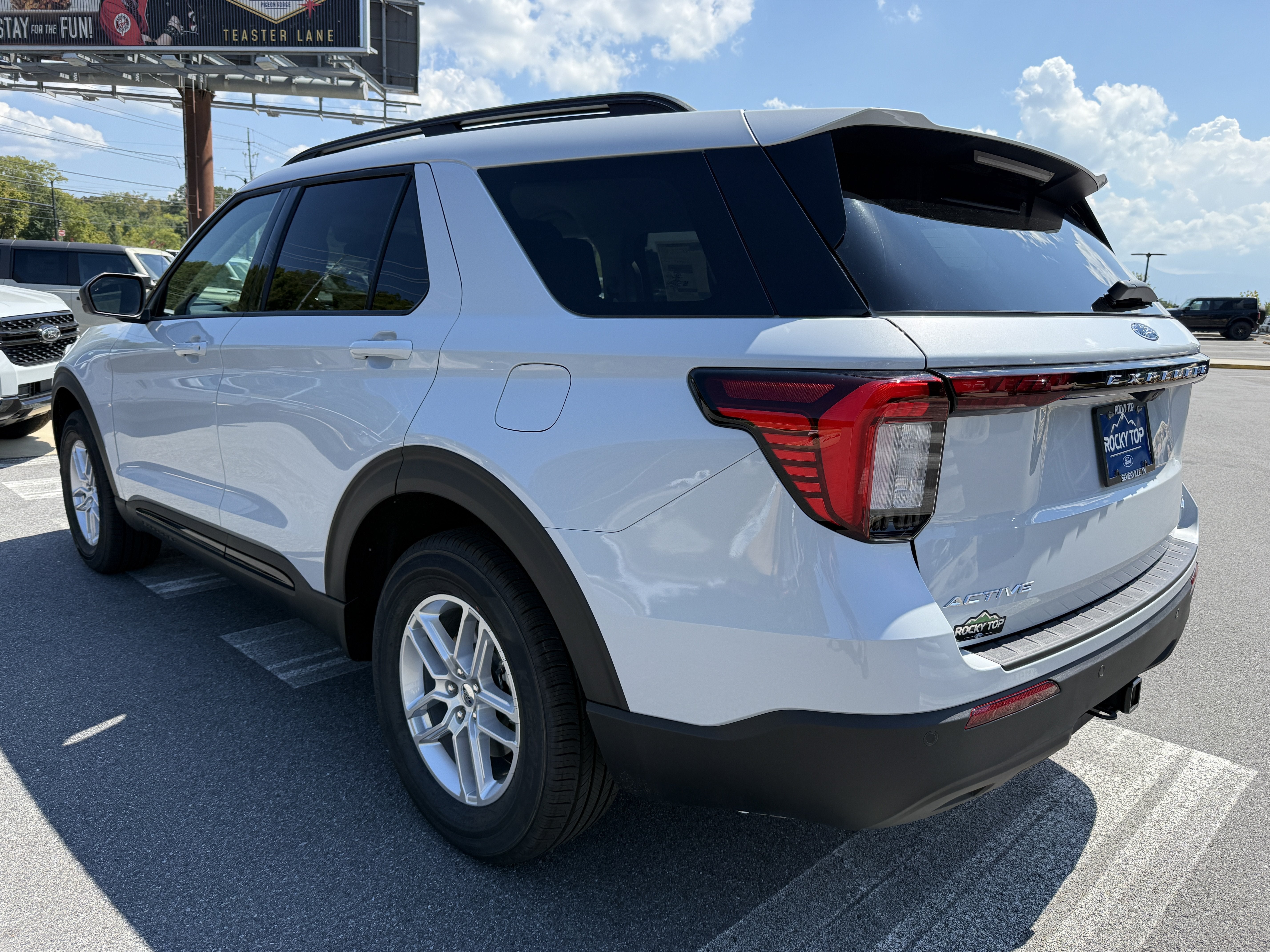 2026 Ford Explorer Active w/200A Pkg