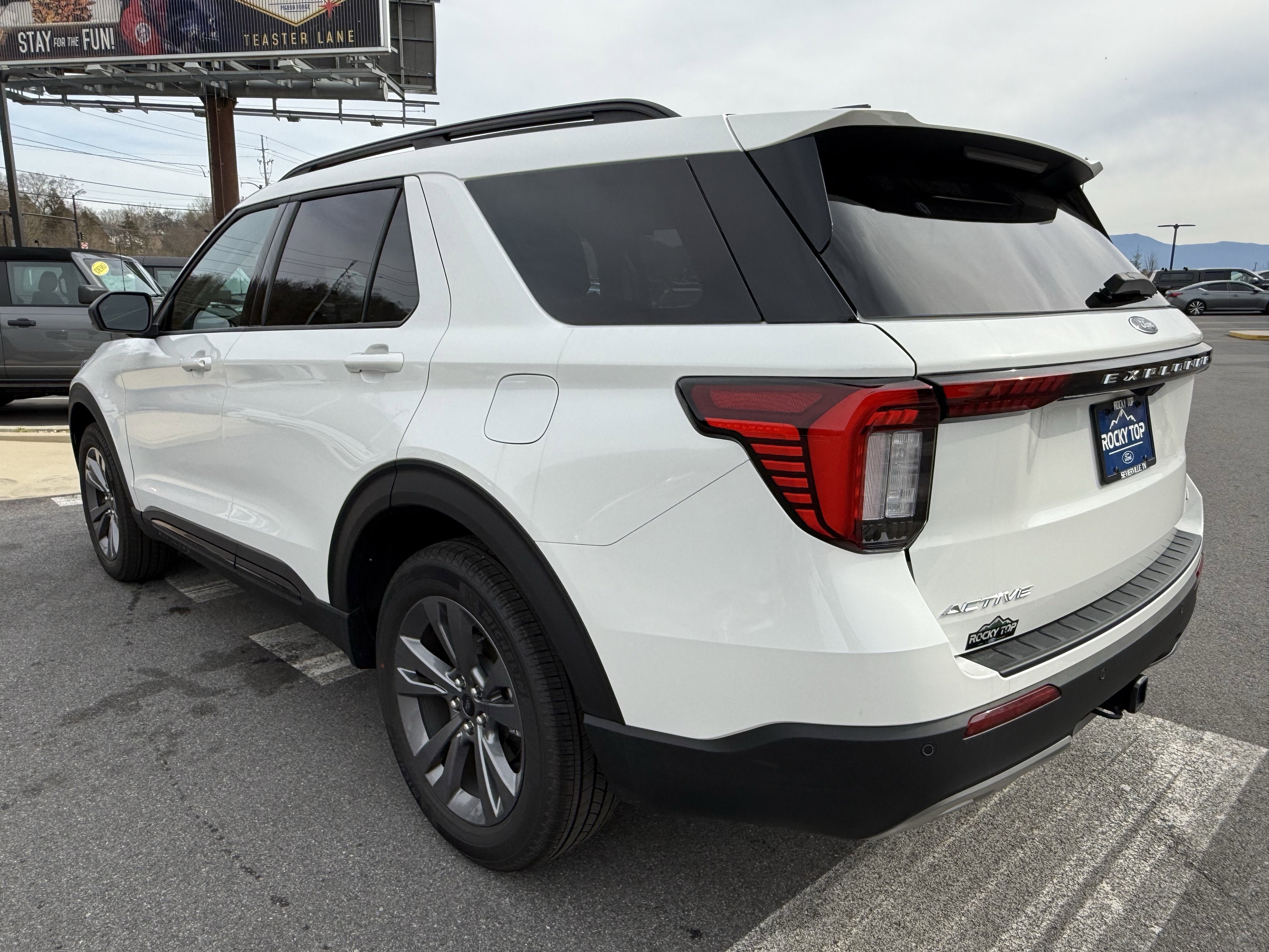 2026 Ford Explorer Active w/200A Pkg