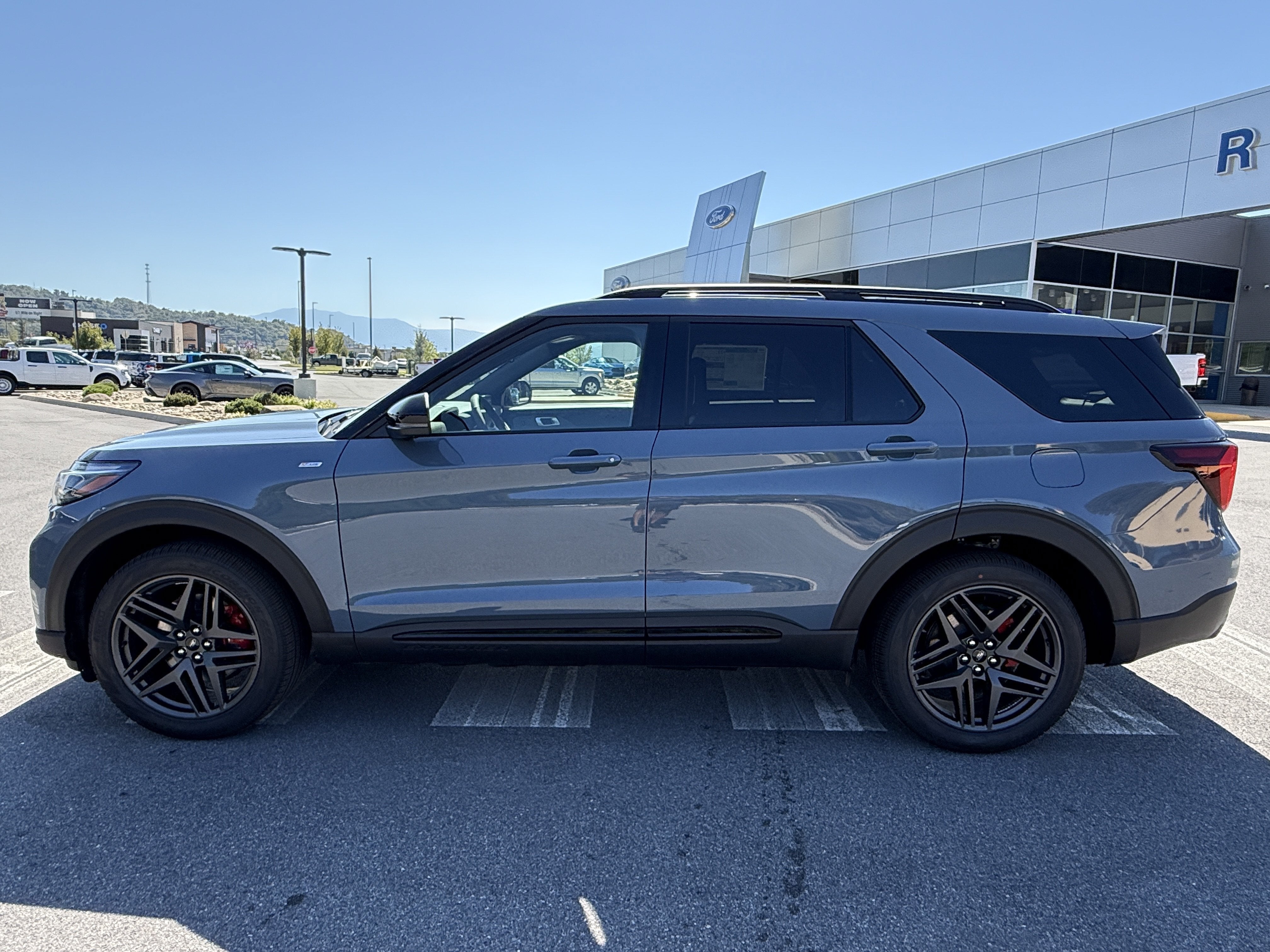 2027 Ford Explorer ST-Line