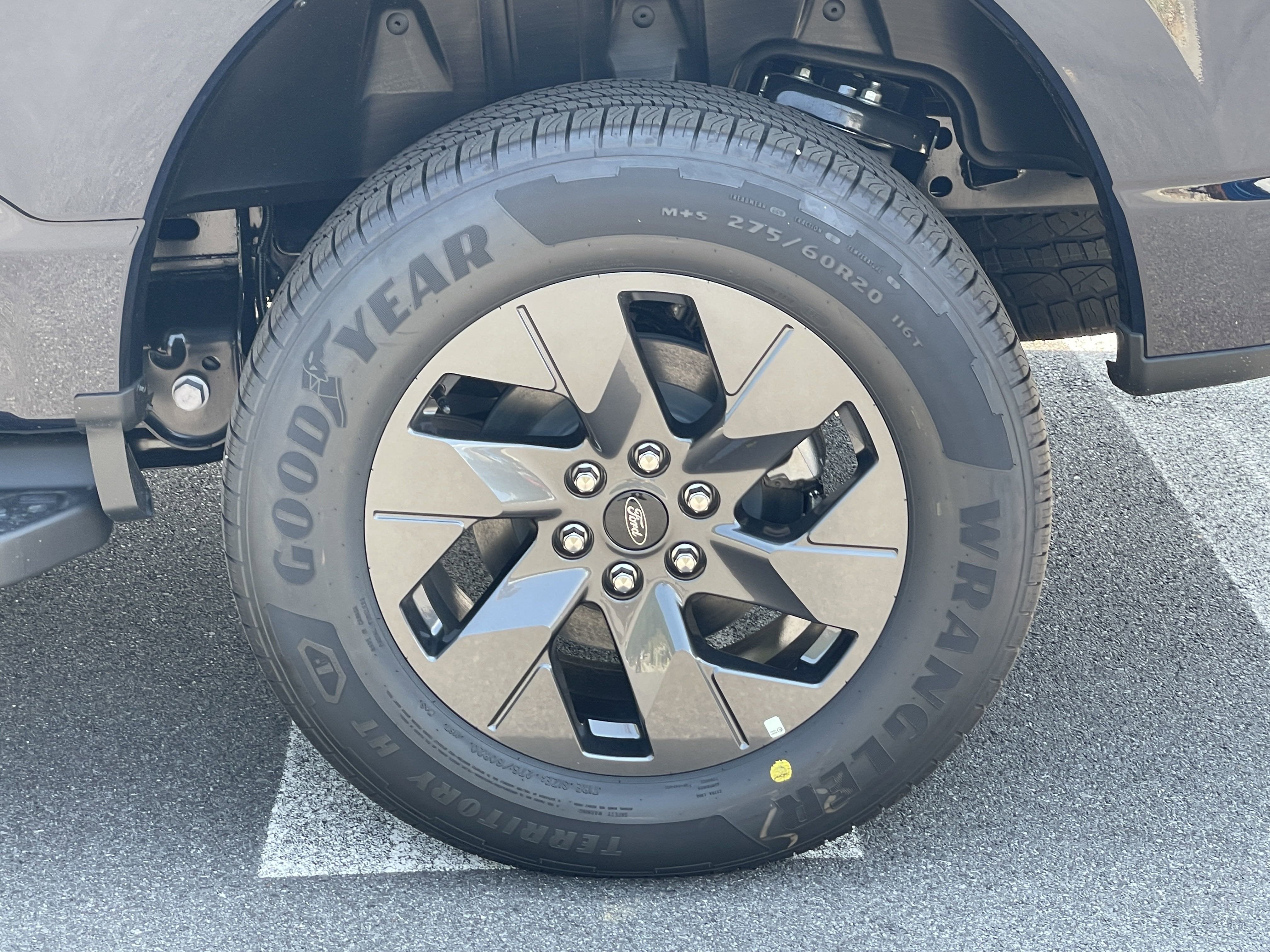 2025 Ford F-150 Lightning LARIAT