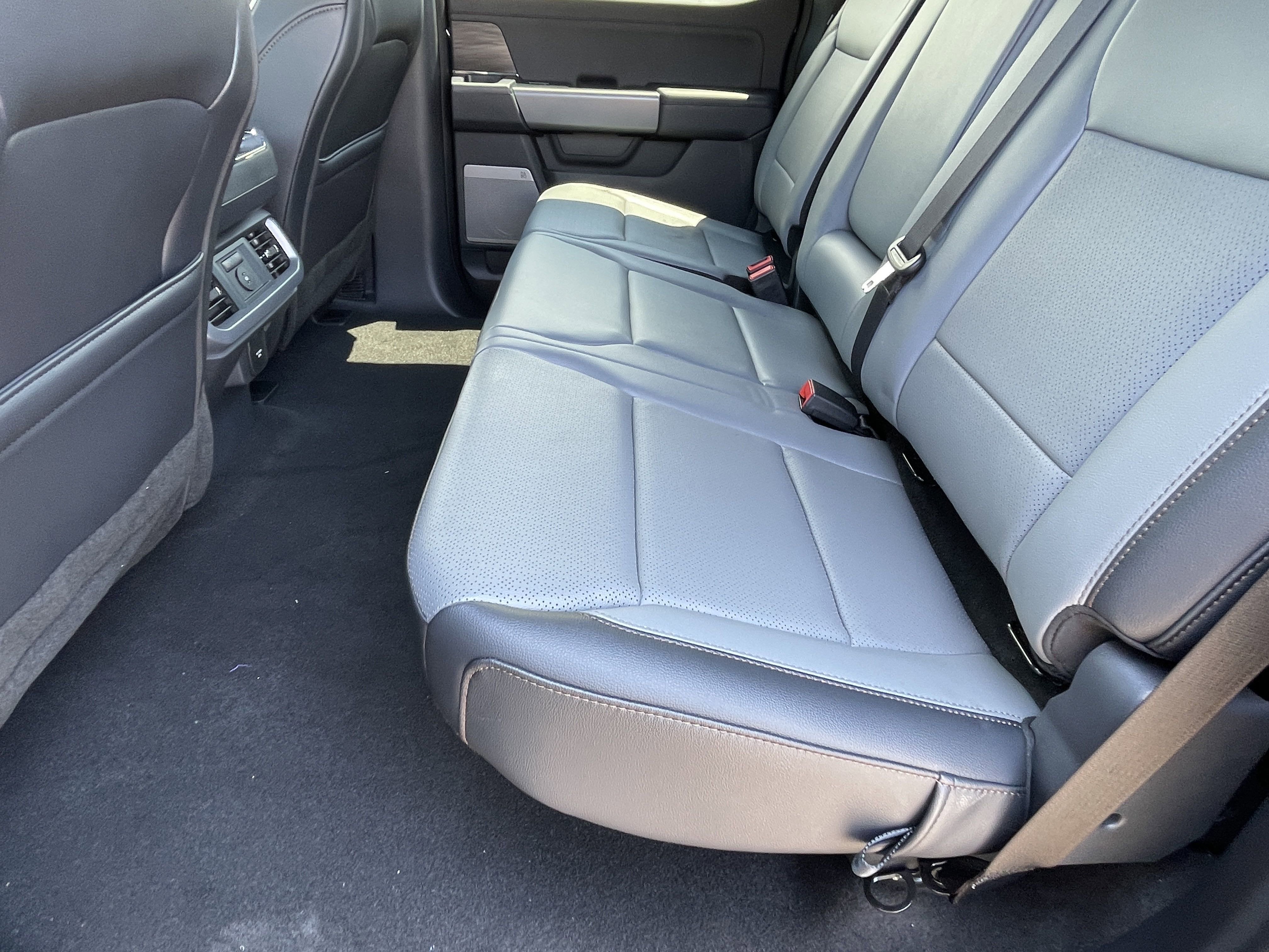 2025 Ford F-150 Lightning LARIAT