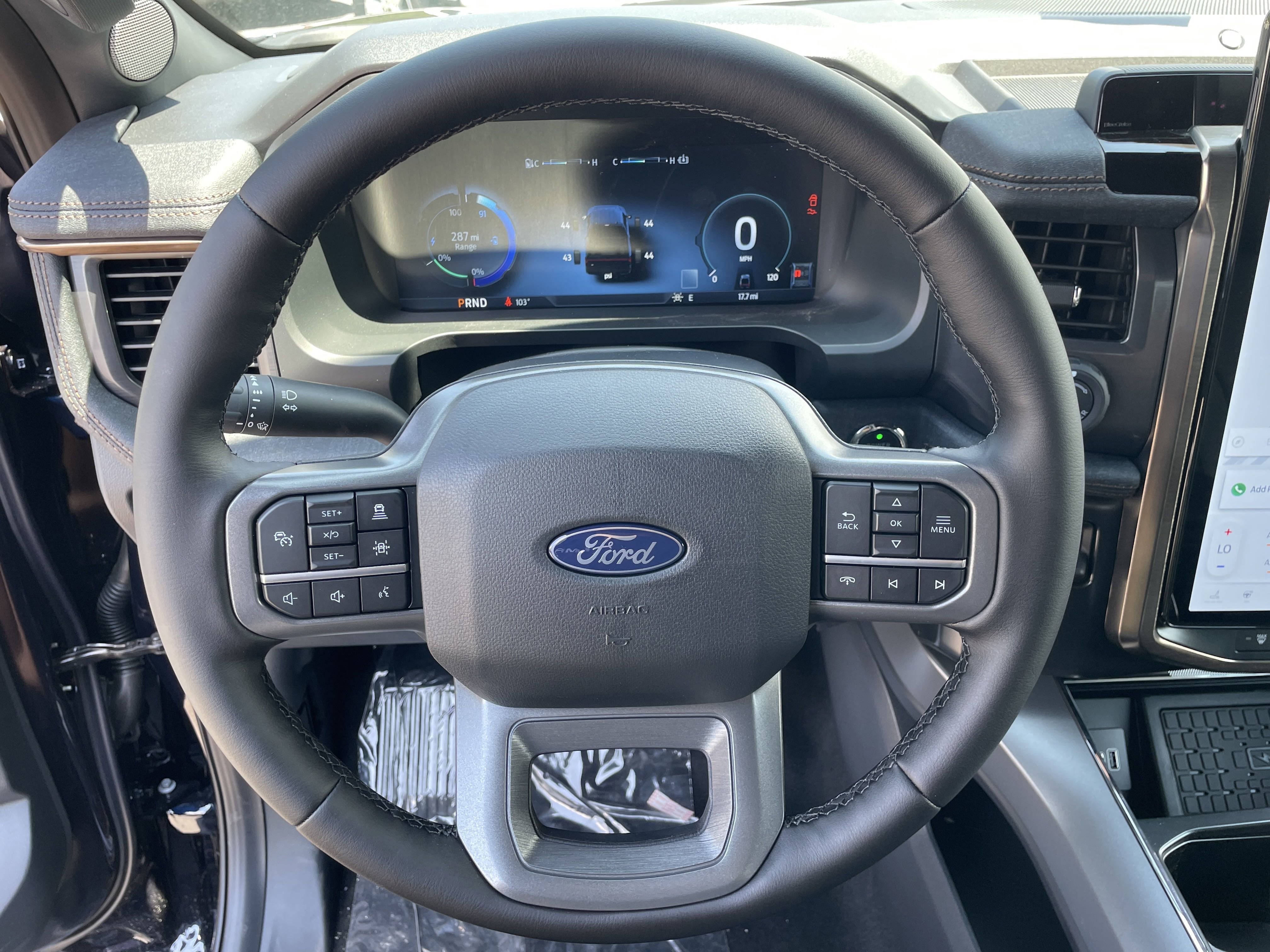 2025 Ford F-150 Lightning LARIAT