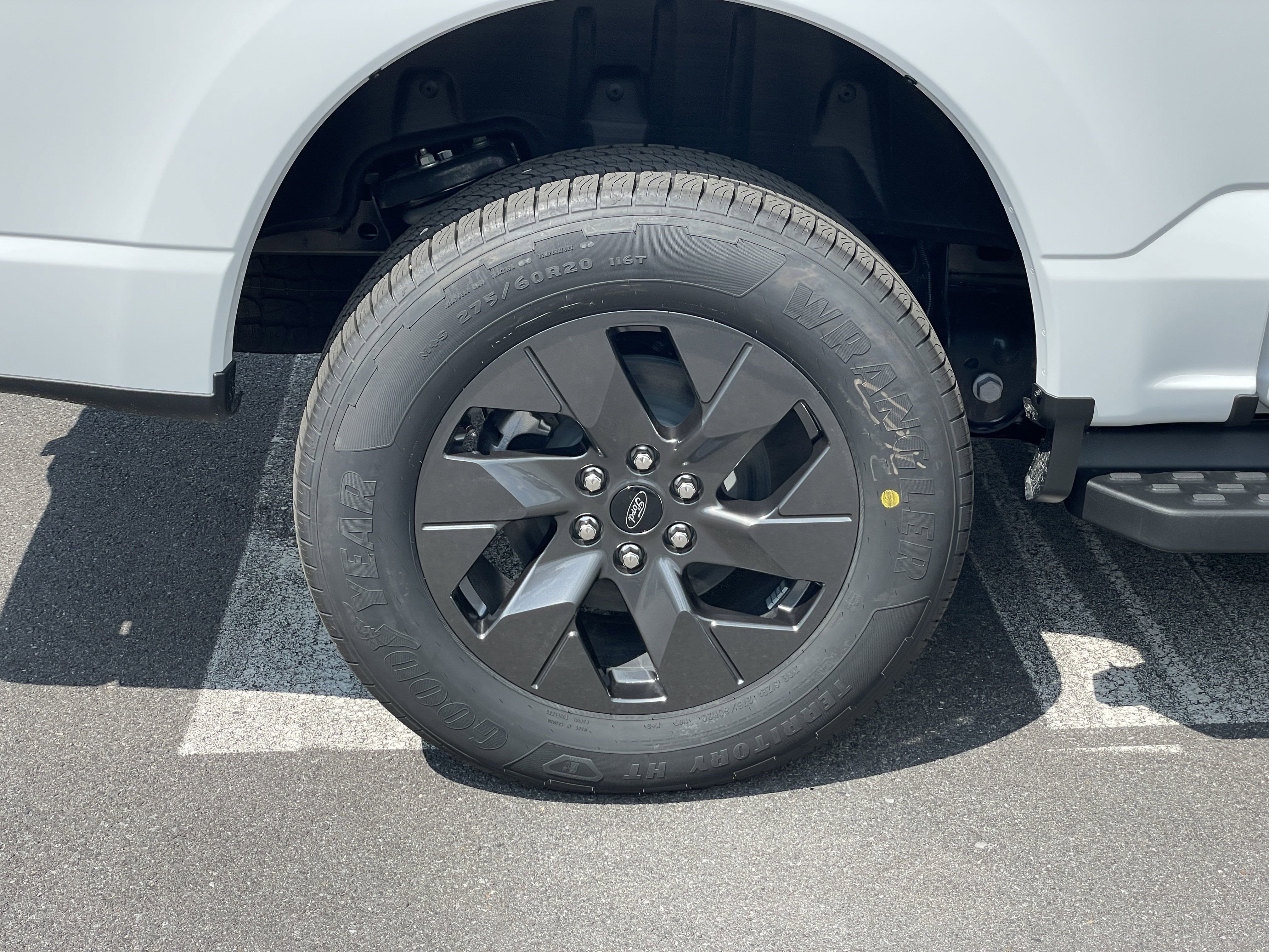 2025 Ford F-150 Lightning LARIAT