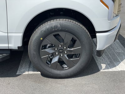 2025 Ford F-150 Lightning LARIAT
