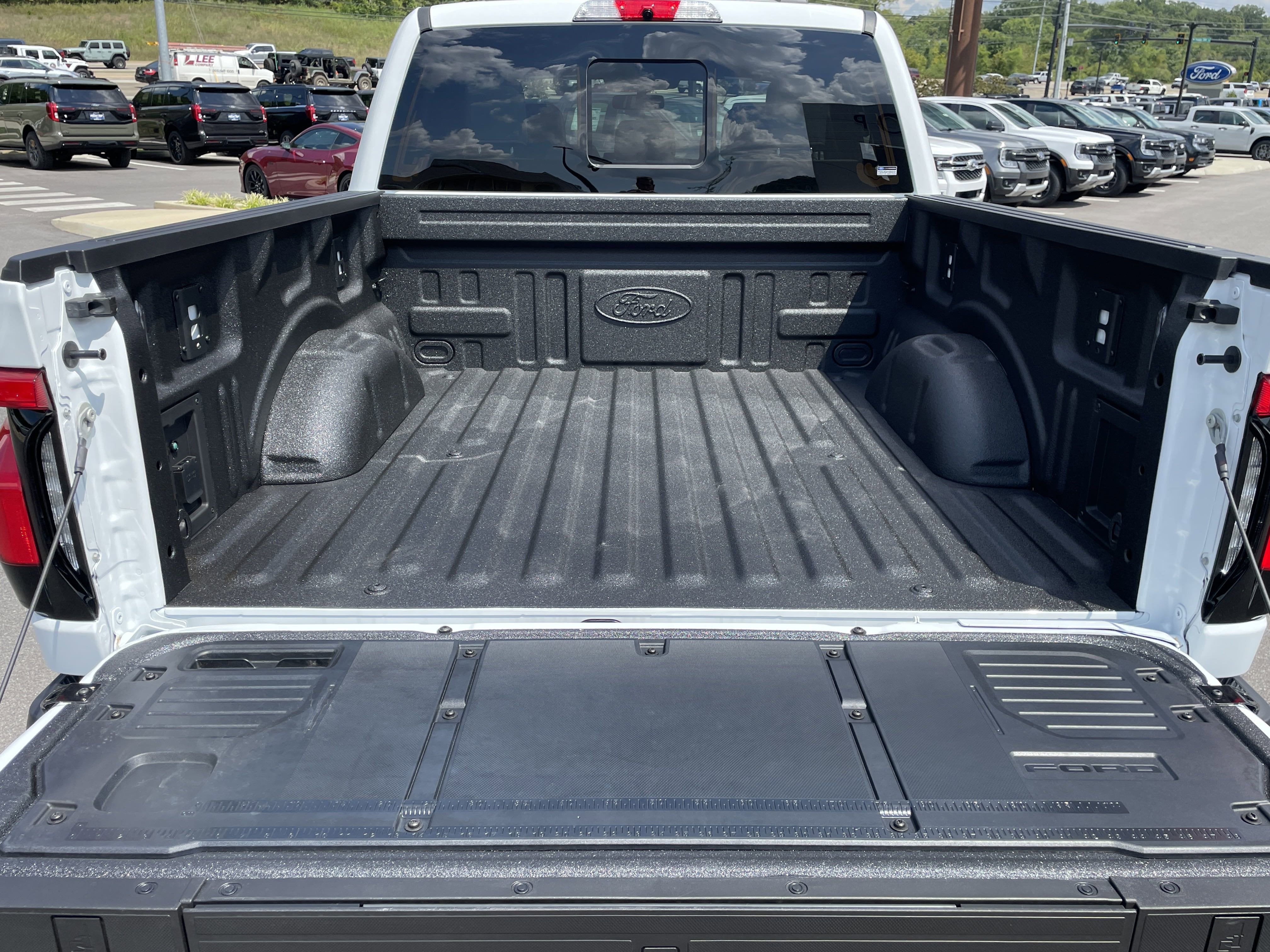 2025 Ford F-150 Lightning LARIAT