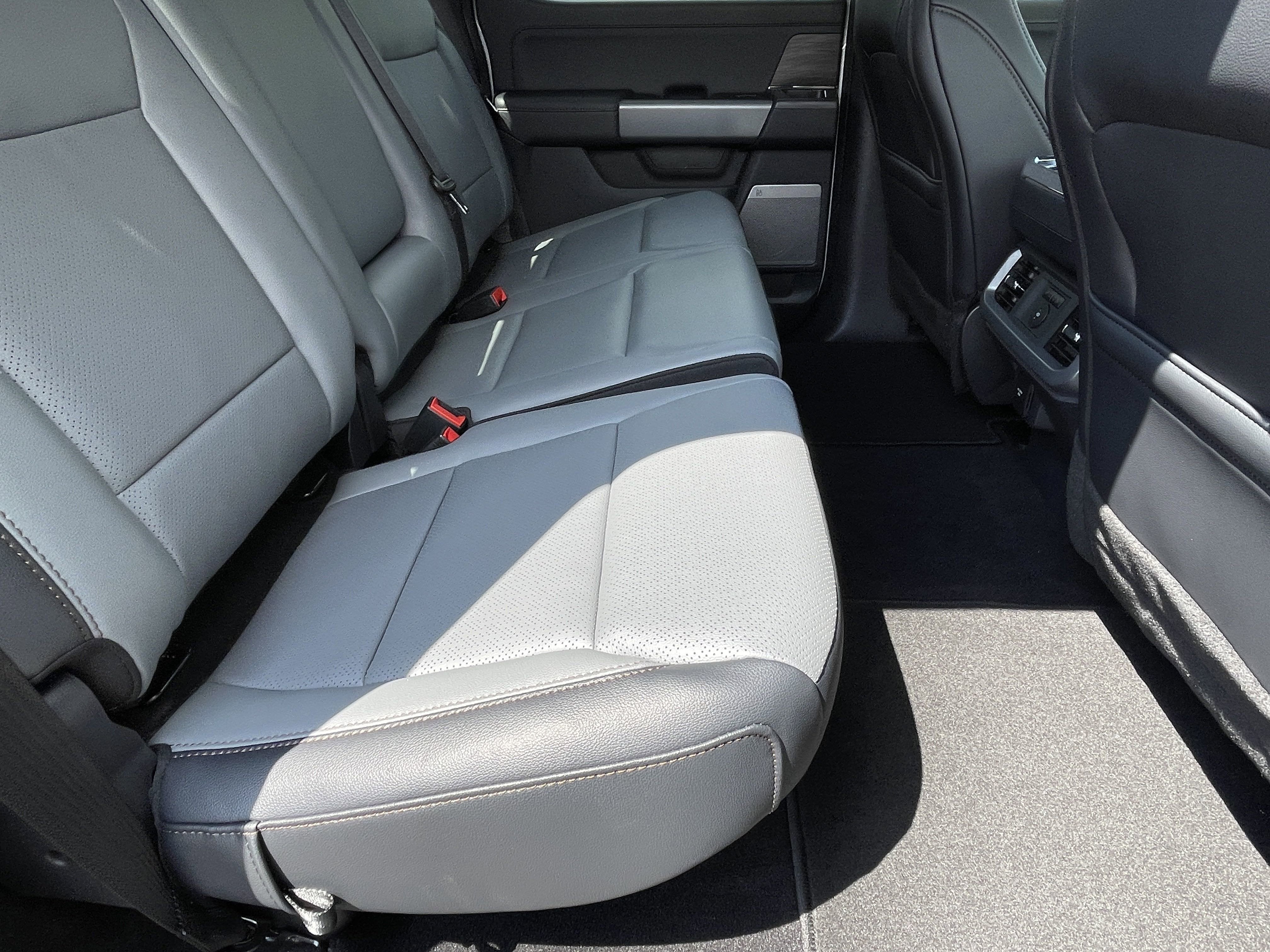 2025 Ford F-150 Lightning LARIAT