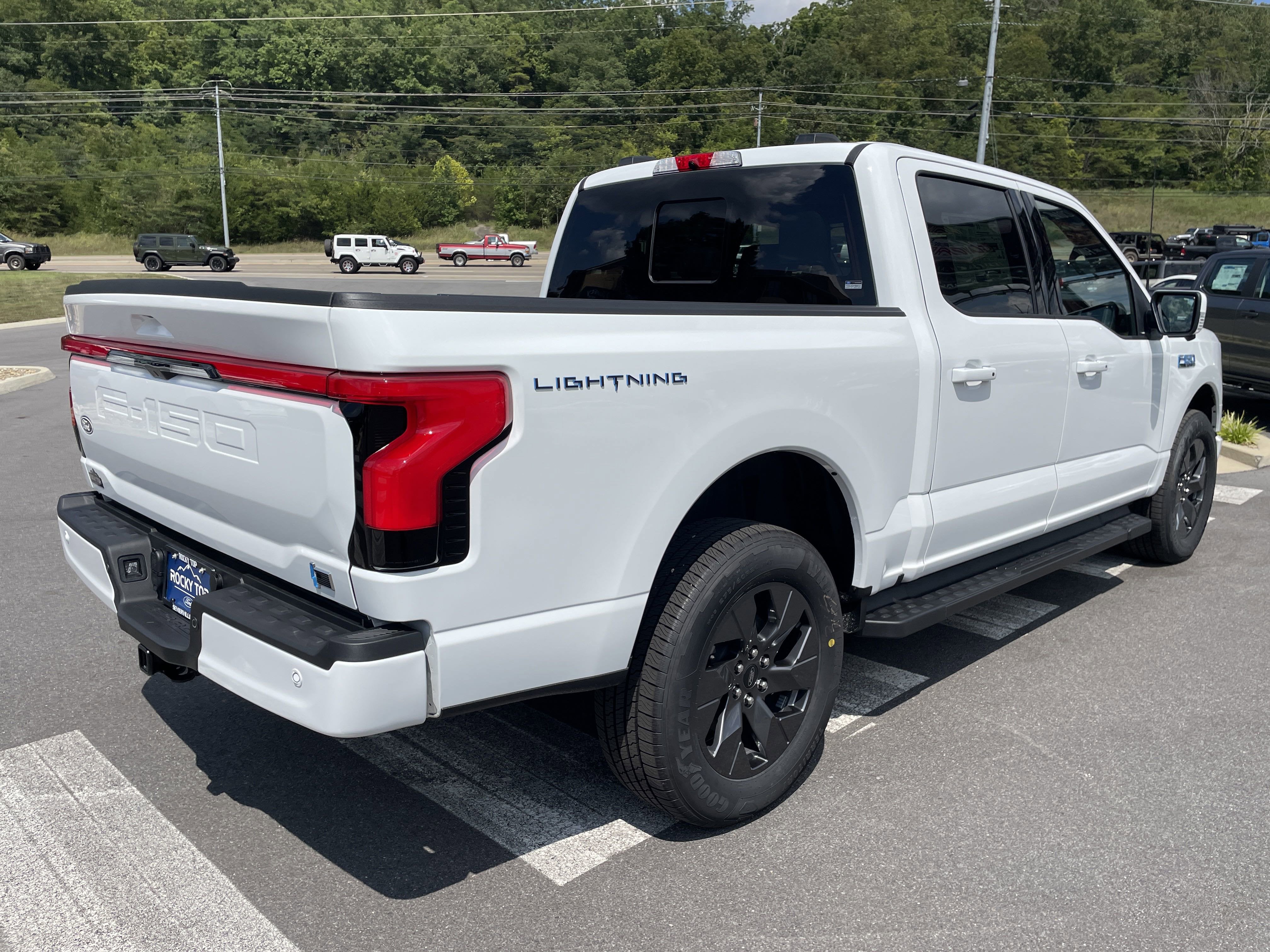 2025 Ford F-150 Lightning LARIAT