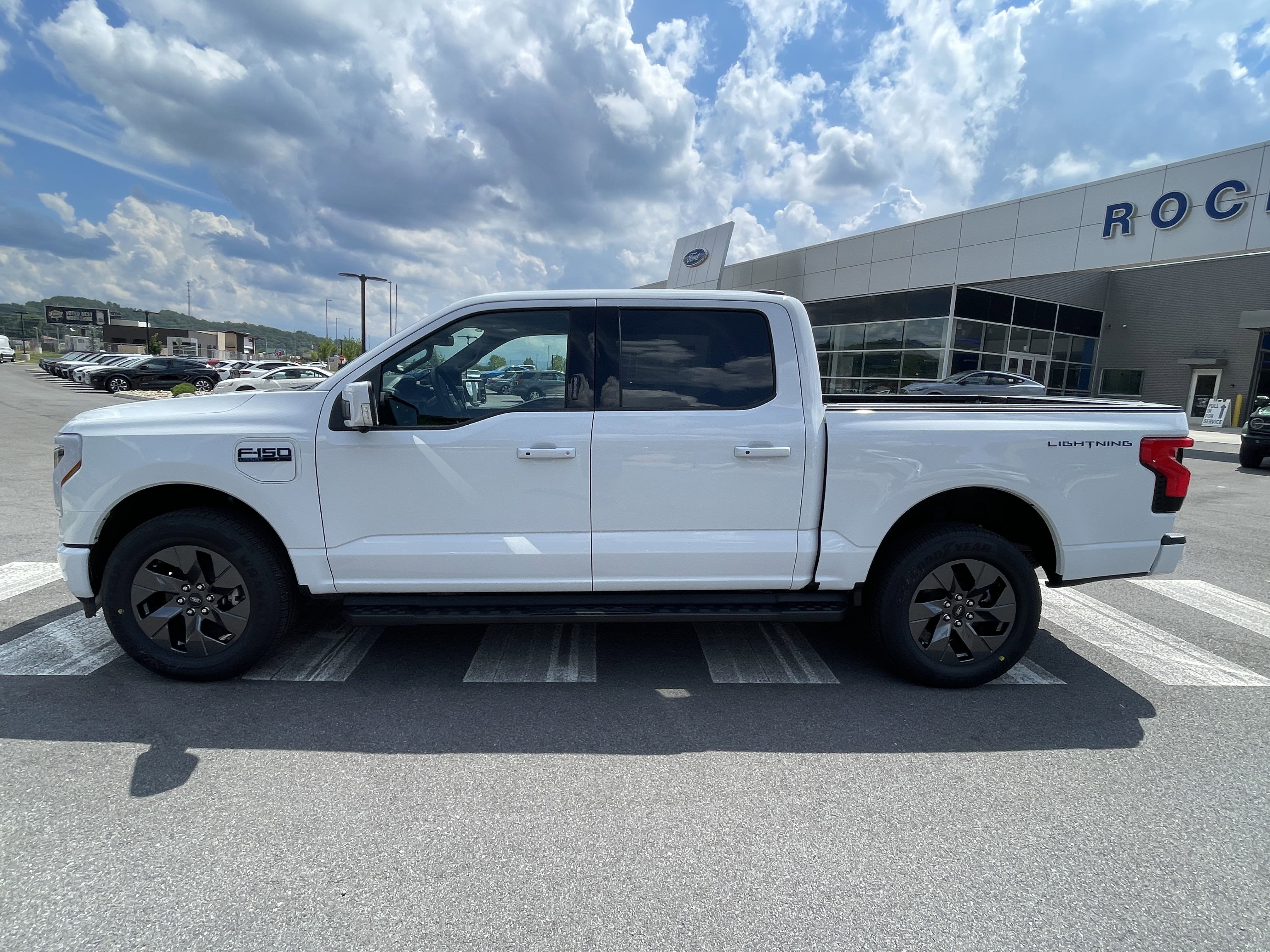 2025 Ford F-150 Lightning LARIAT