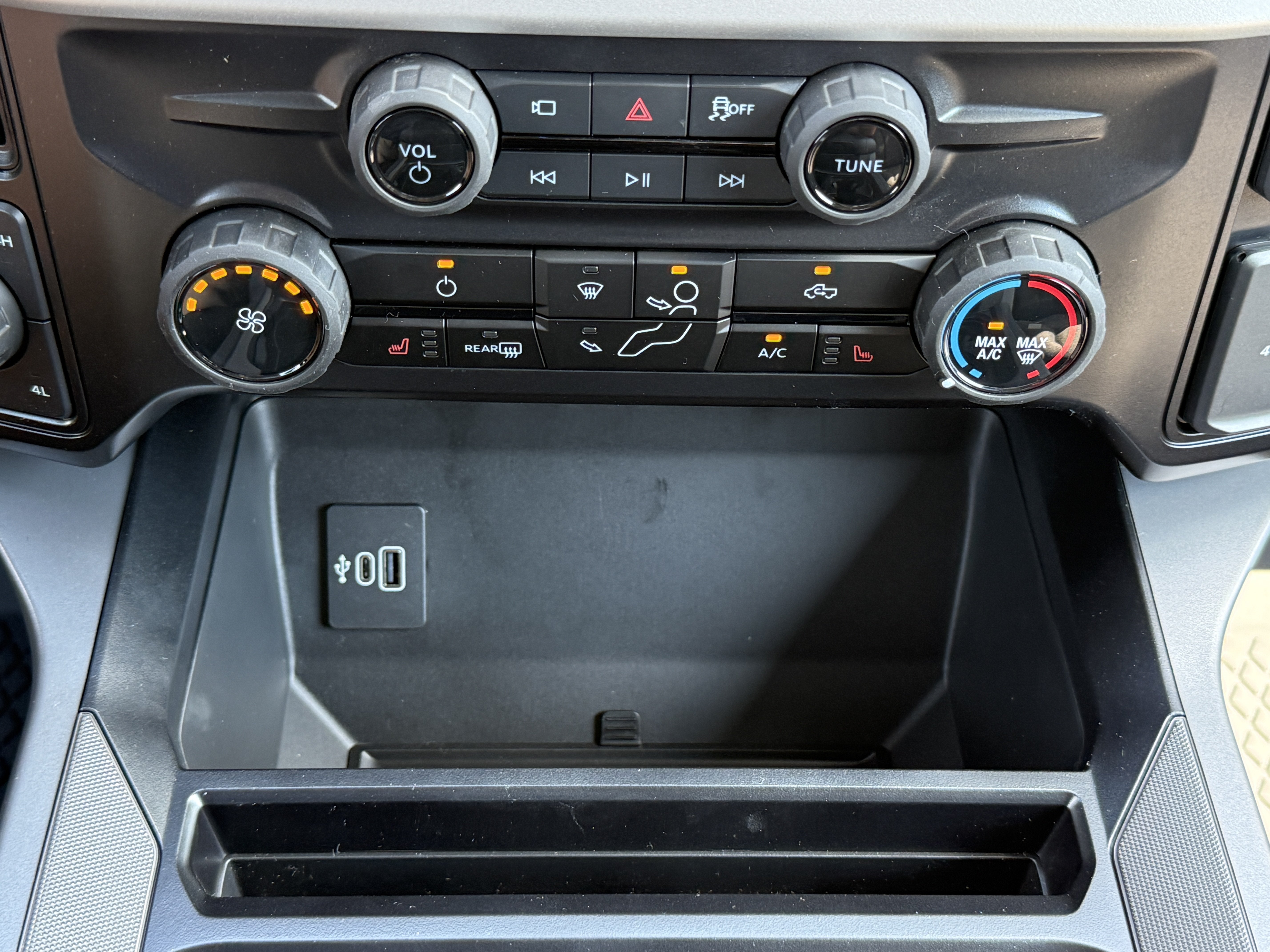 2027 Ford Super Duty F-250 XLT