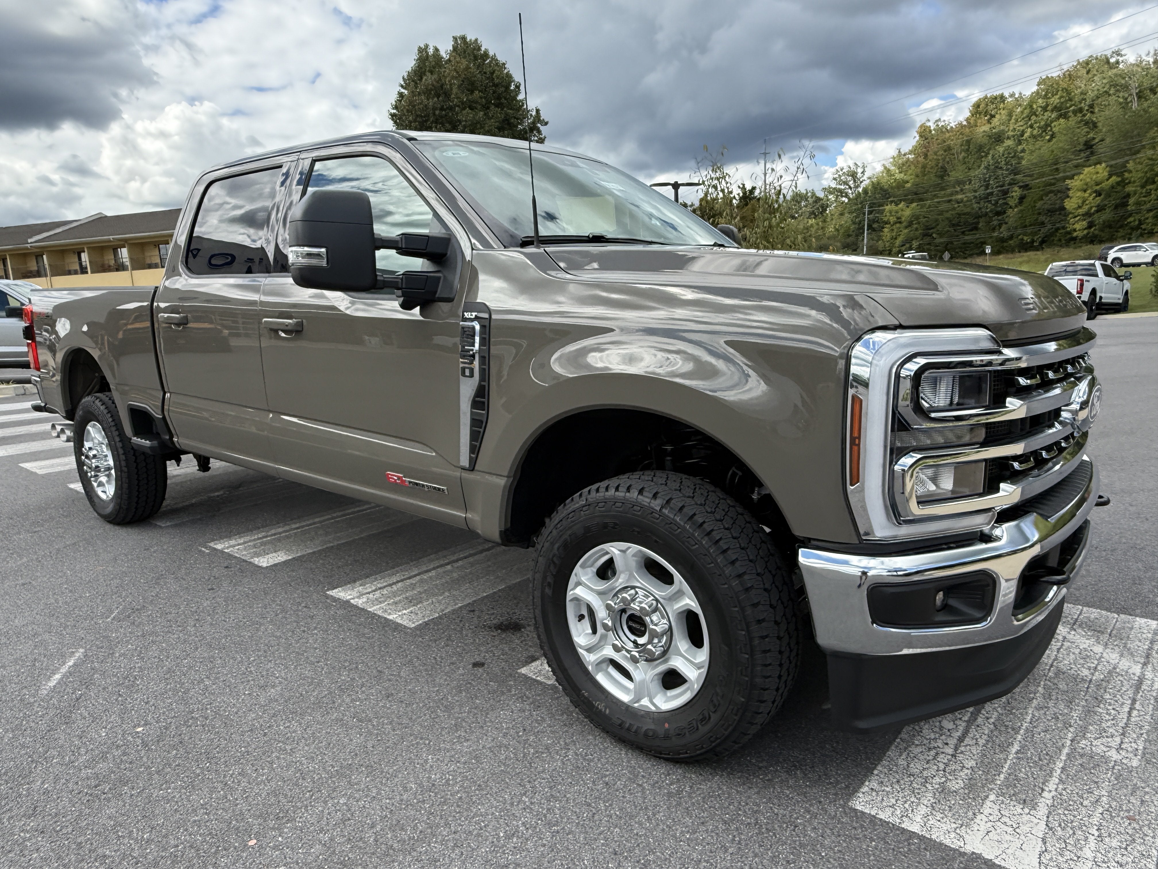 2027 Ford Super Duty F-250 XLT